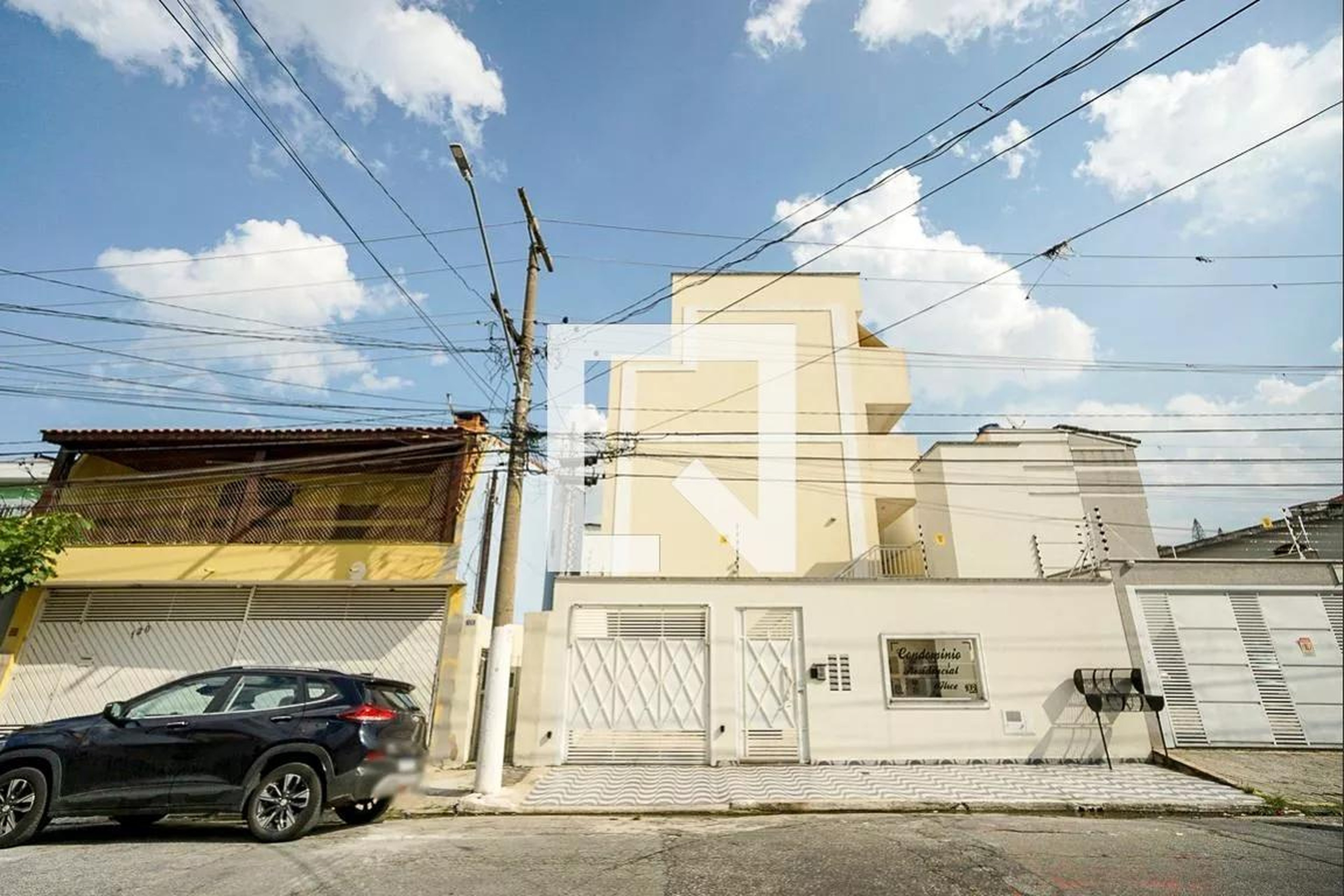 Fachada Condomínio em Rua Primícias, 112