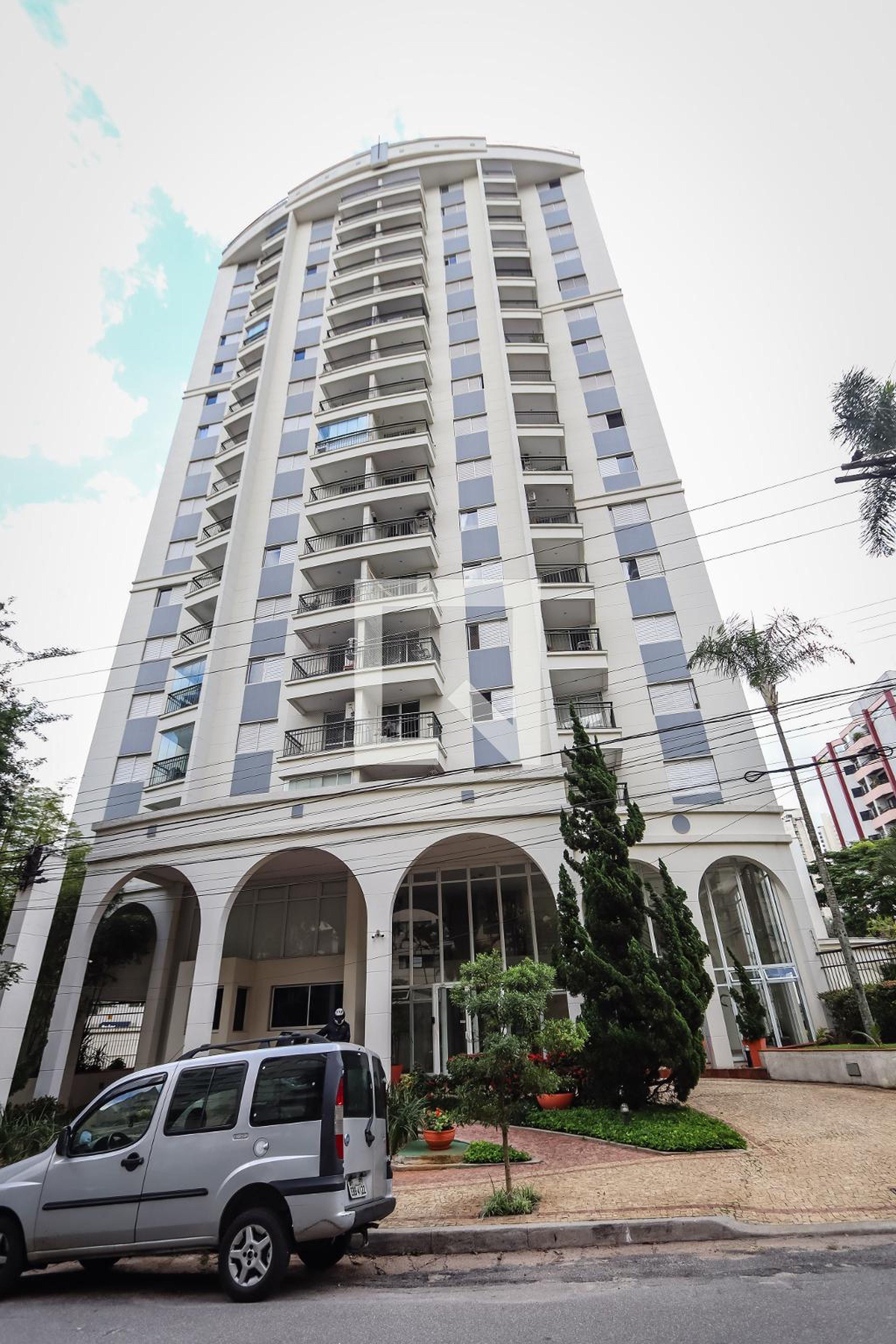 Fachada do predio Condomínio You First Studio Home