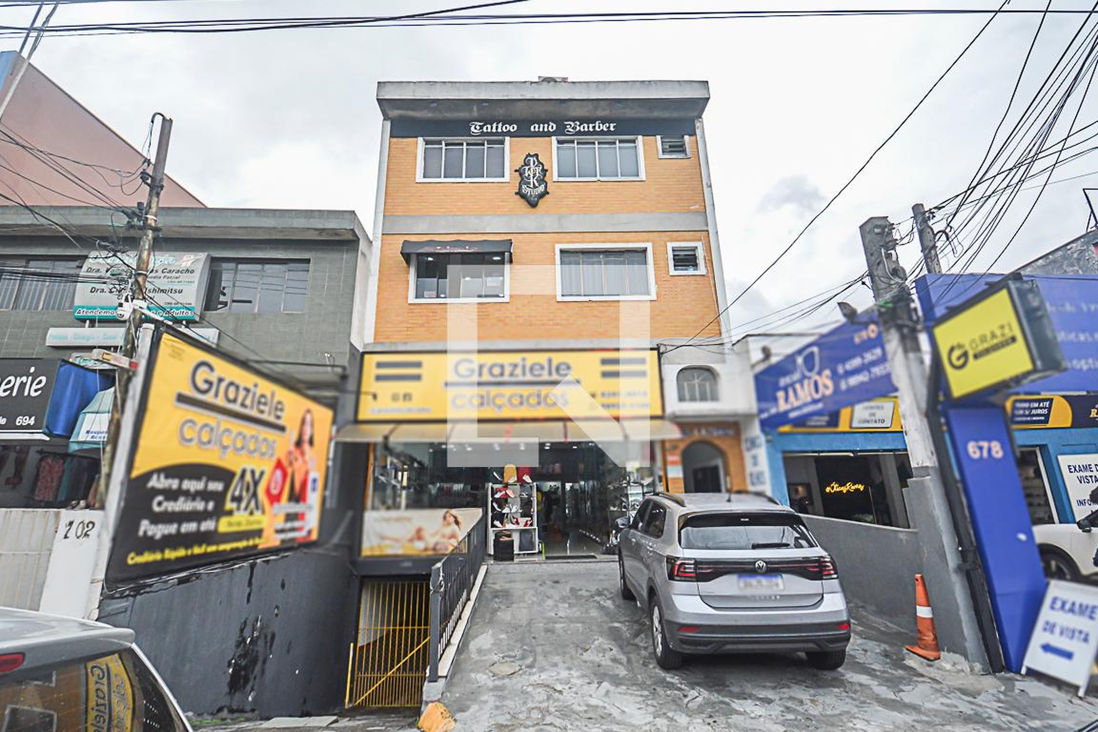 Fachada Condomínio em Avenida Álvaro Guimarães, 680