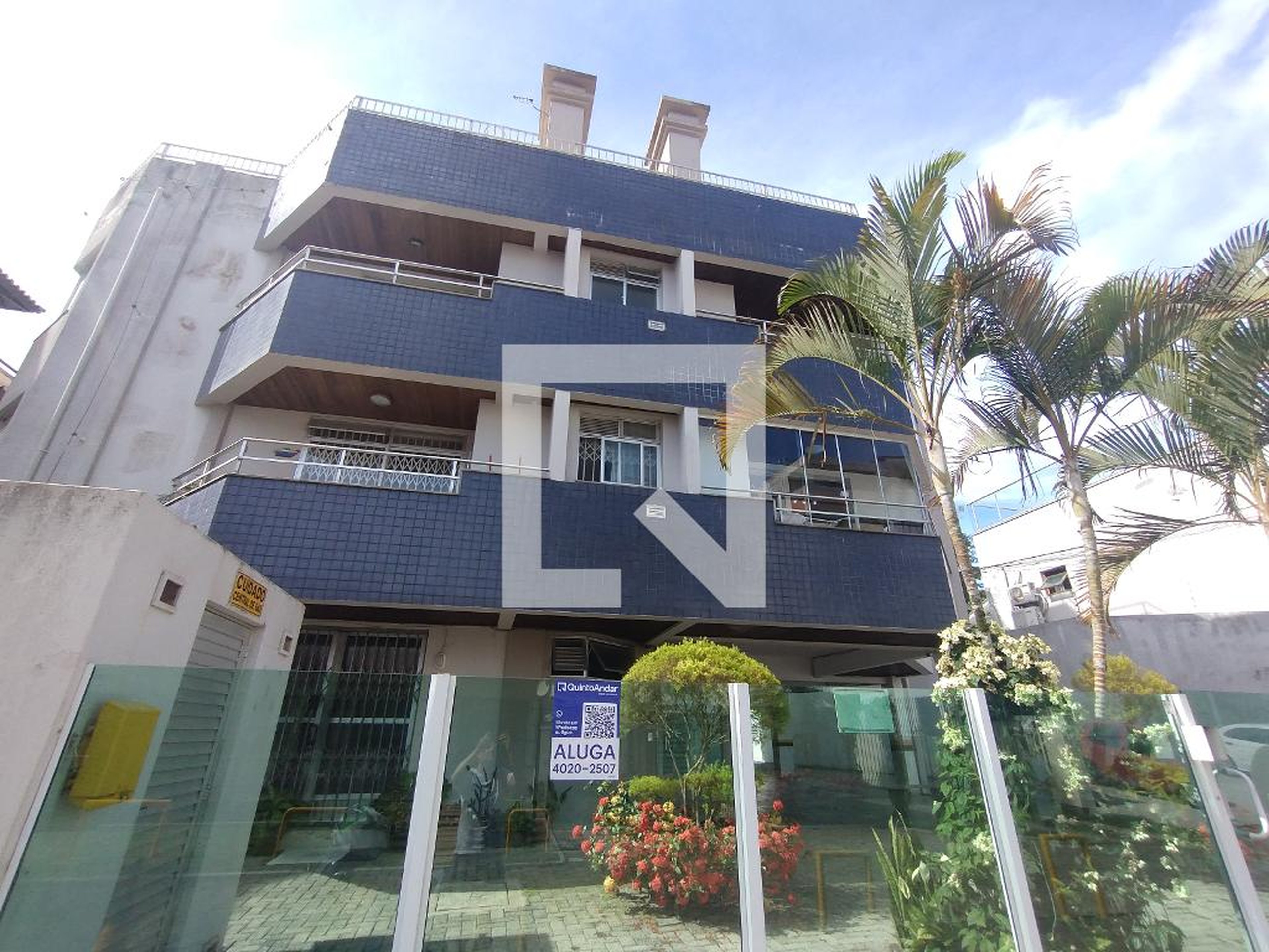 Fachada Condomínio em Rua Alegrete, 50