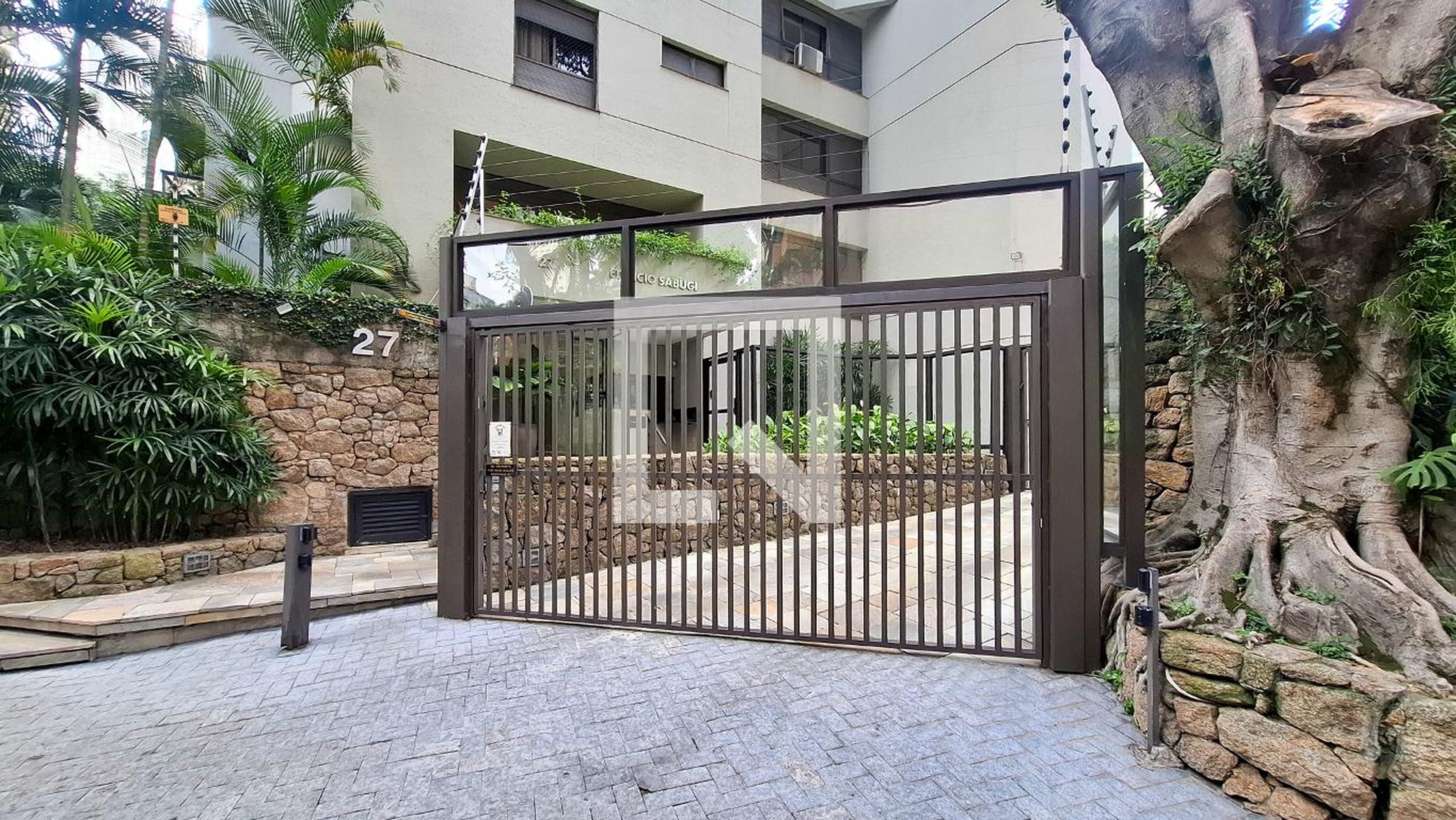 Fachada do Prédio Condomínio Sabuji