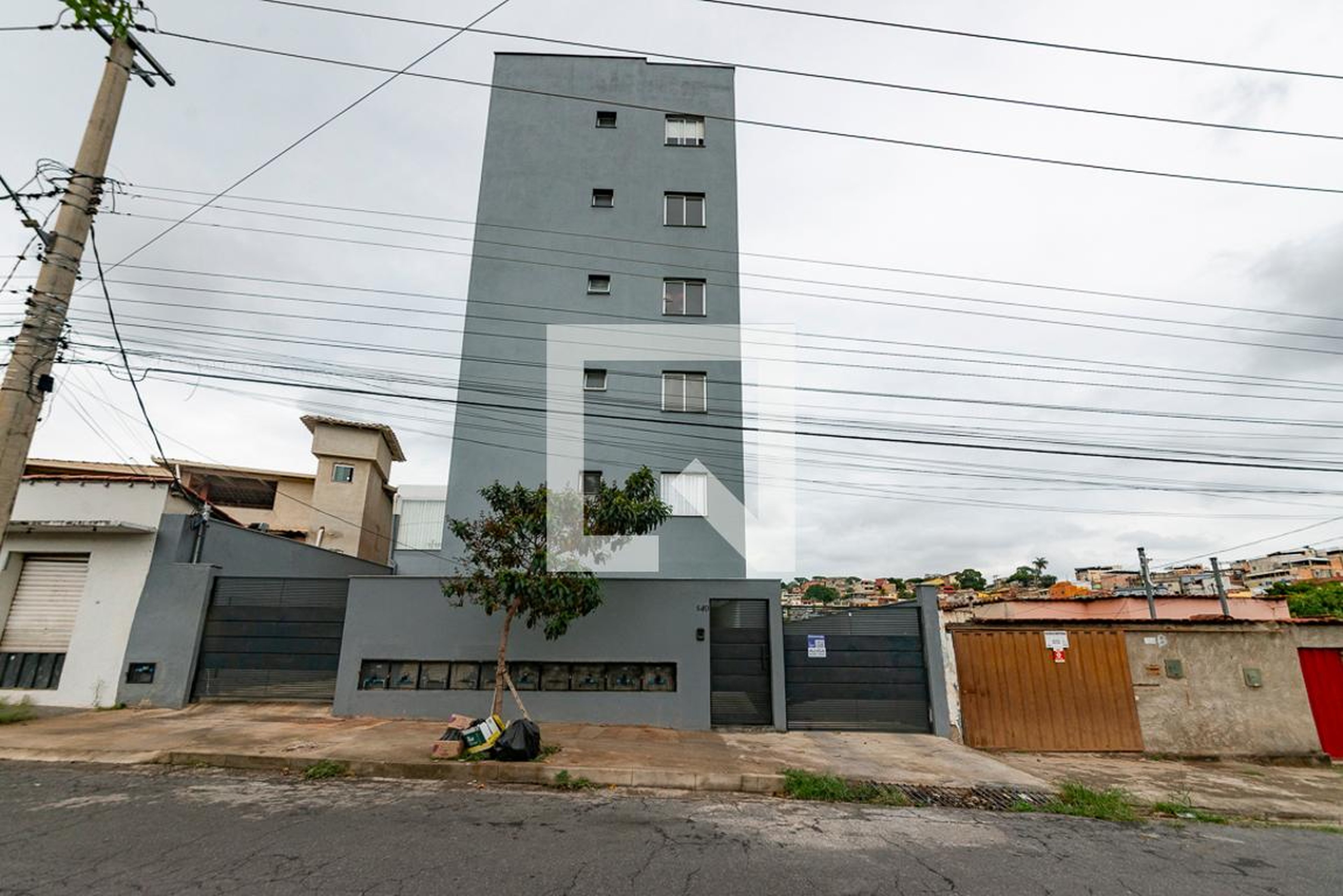 Fachada Condomínio em Rua Campo Formoso, 140