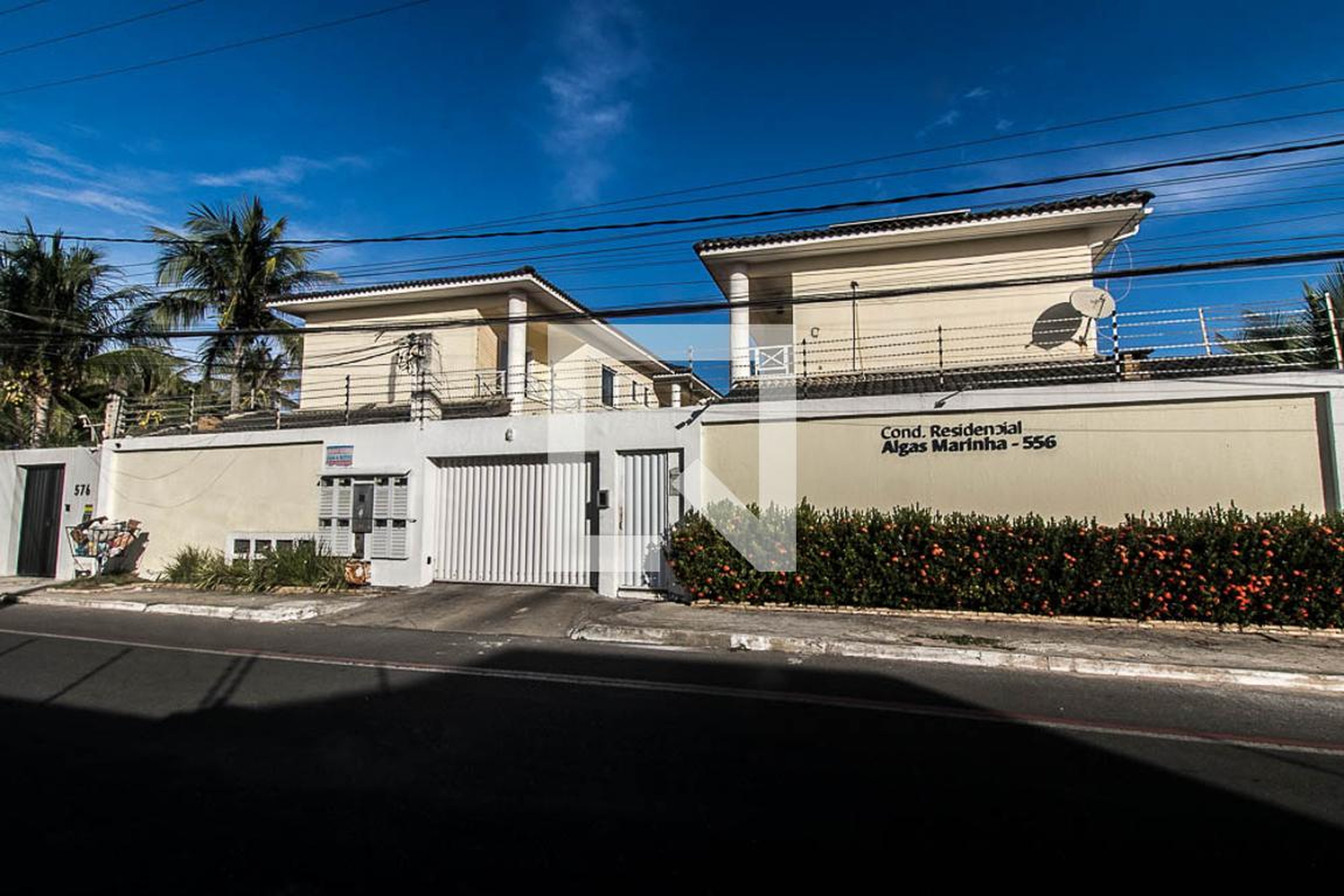 Fachada do condomínio Condomínio em Rua Ibitiara, 556