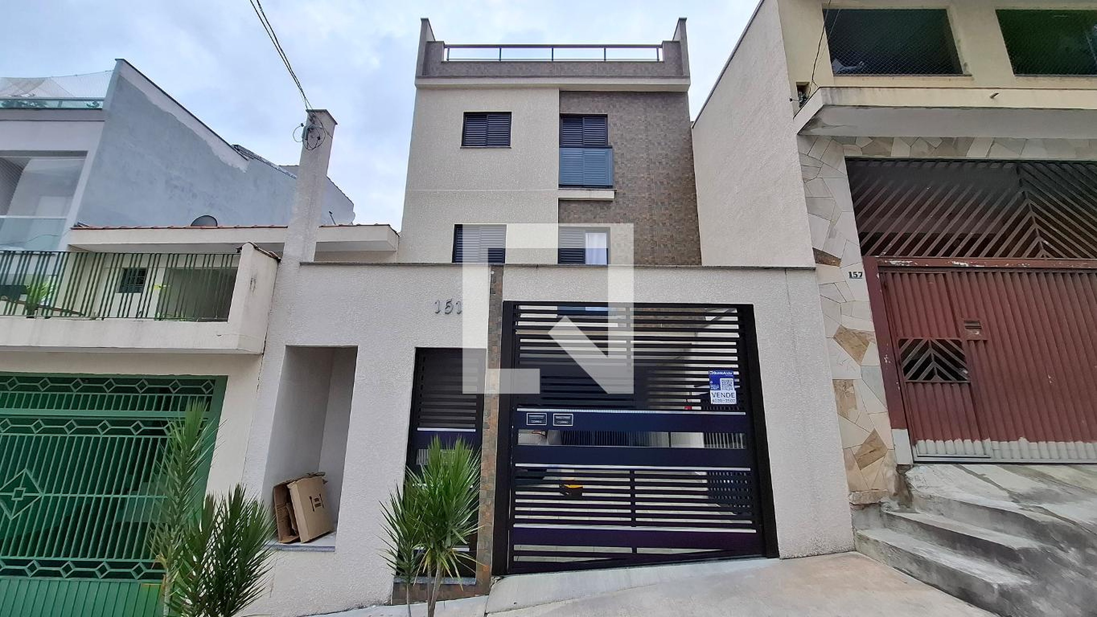 Fachada Condomínio em Rua Botucatu, 151