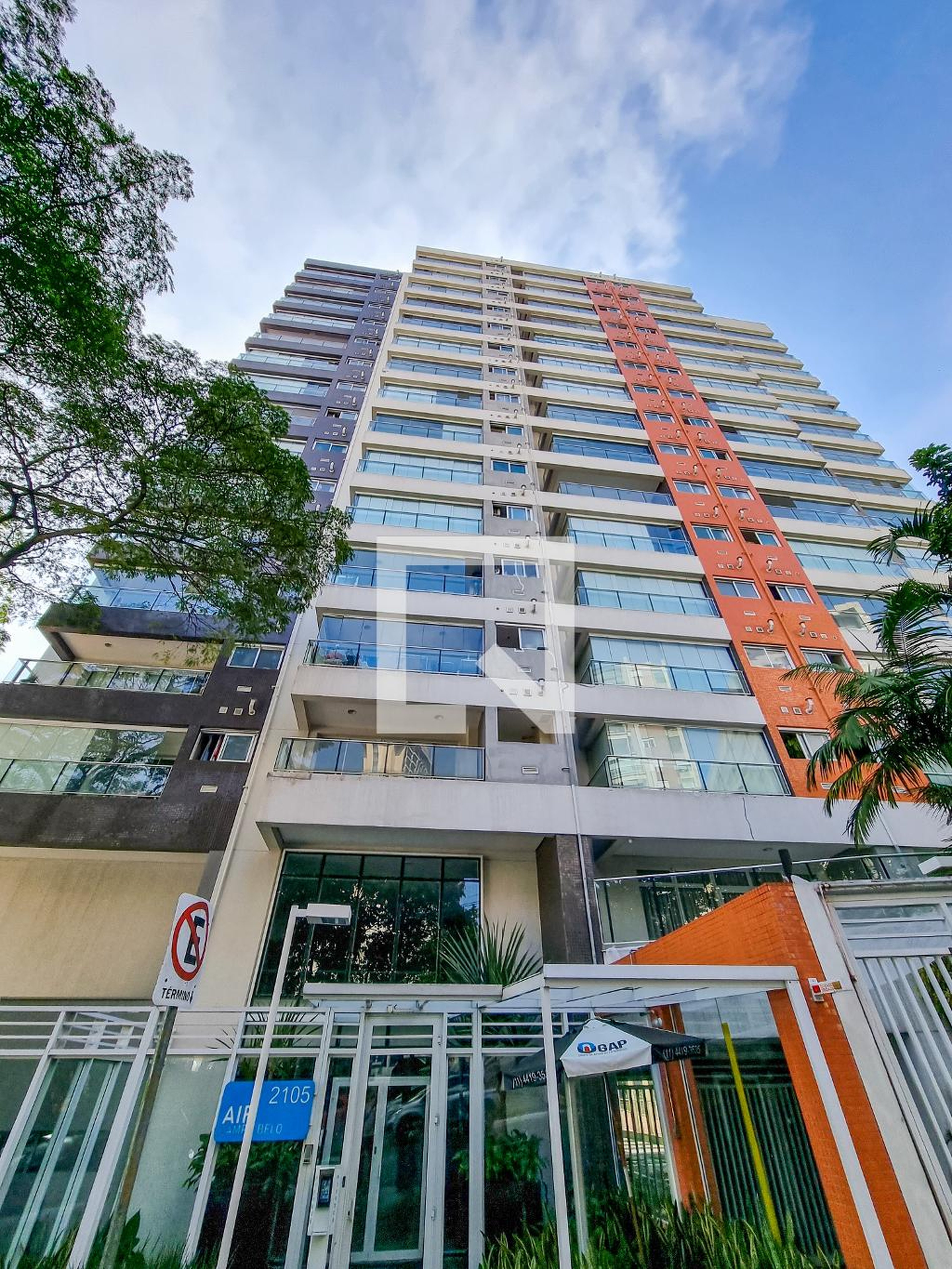 Fachada Condomínio em Rua Doutor Jesuíno Maciel, 1501