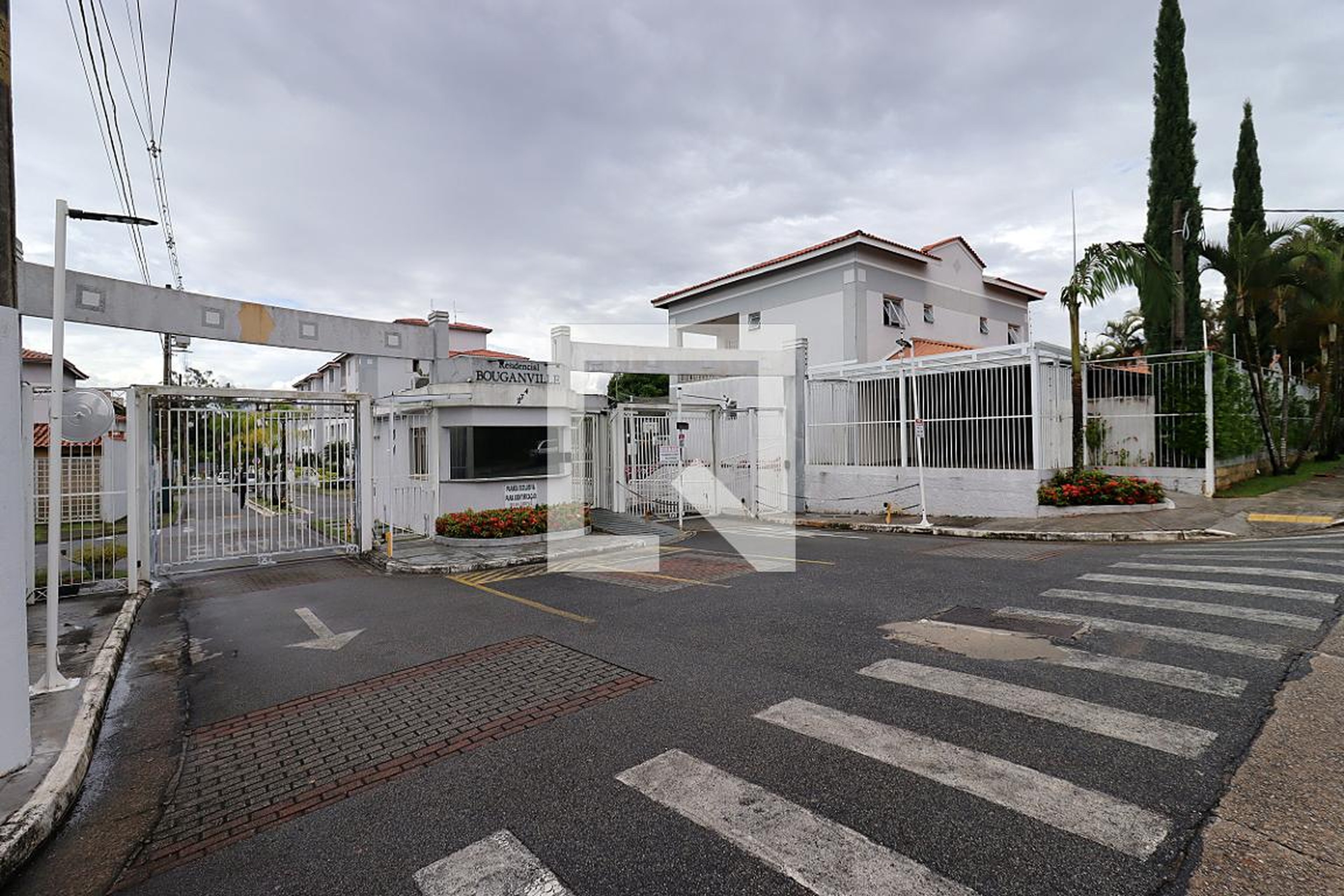 Fachada Condomínio Bougainville Utinga