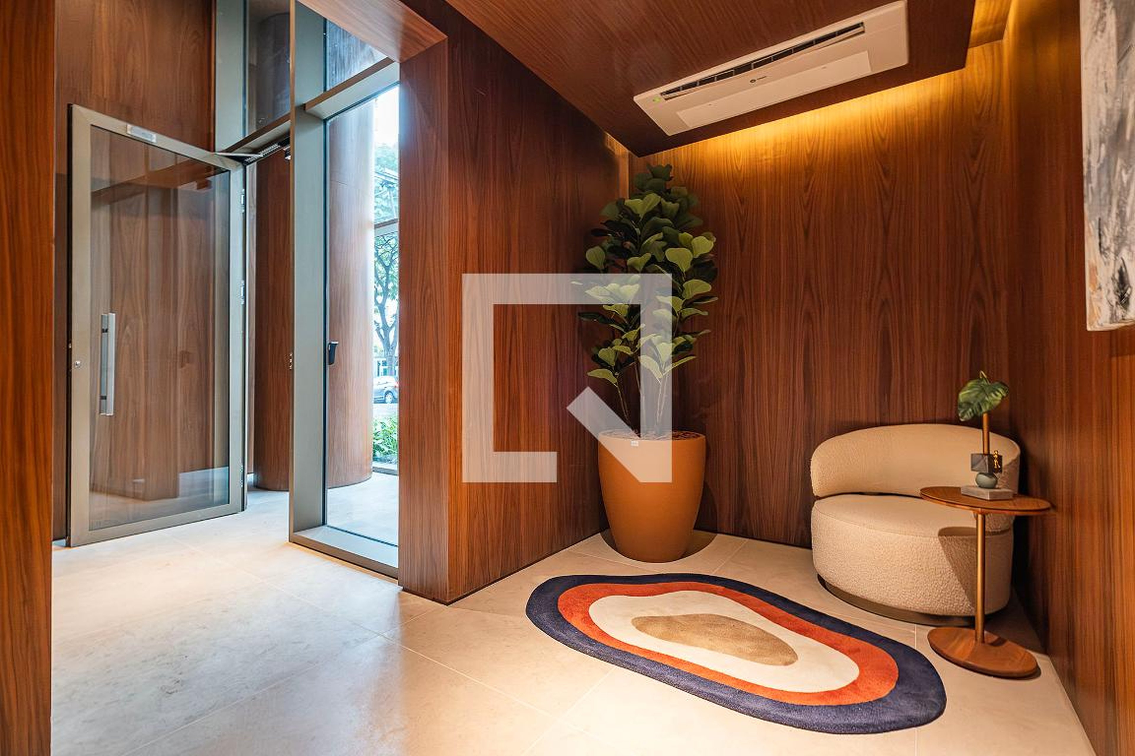 Hall de entrada Condomínio Haddock 885