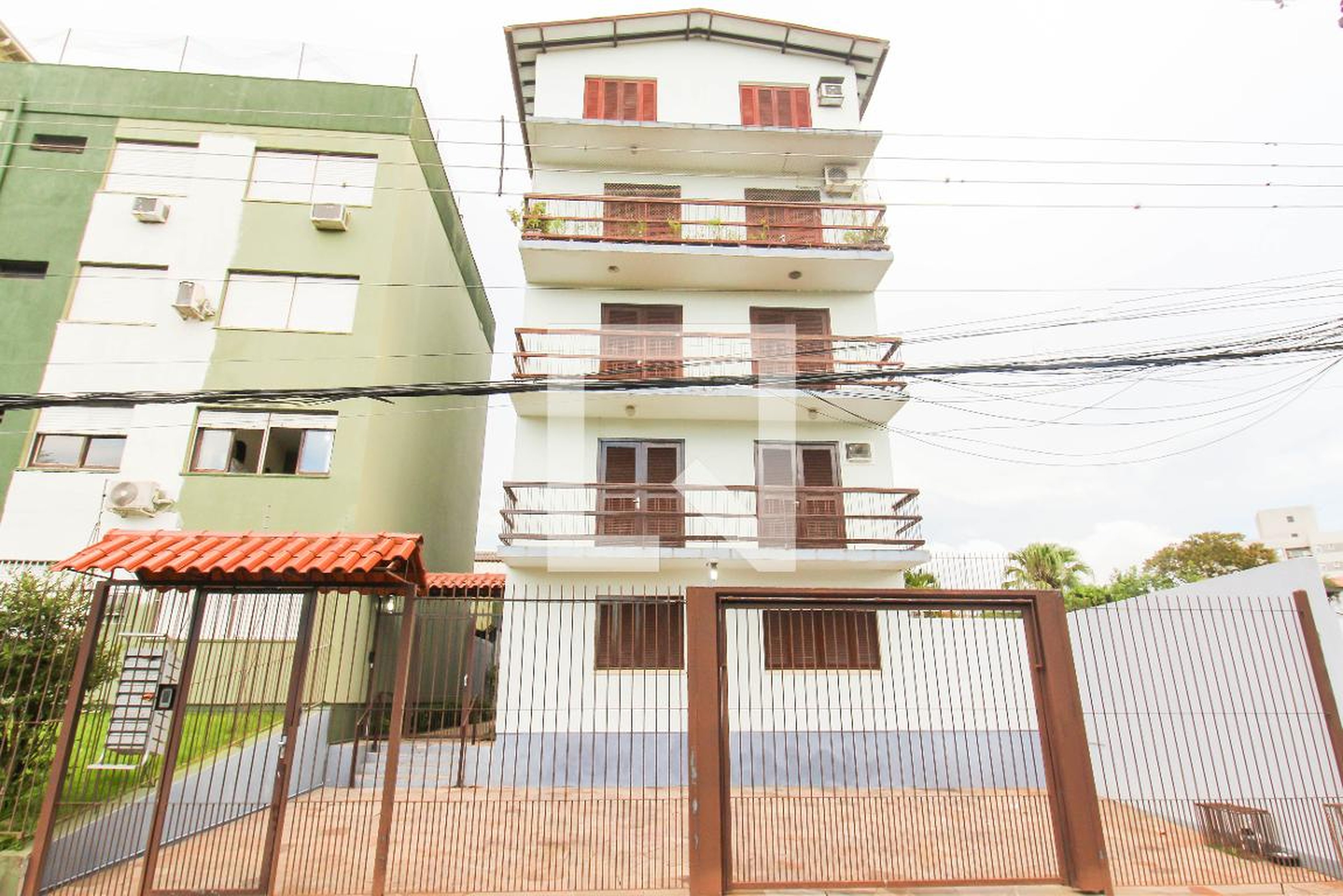 Fachada Condomínio em Rua Açorianos, 55