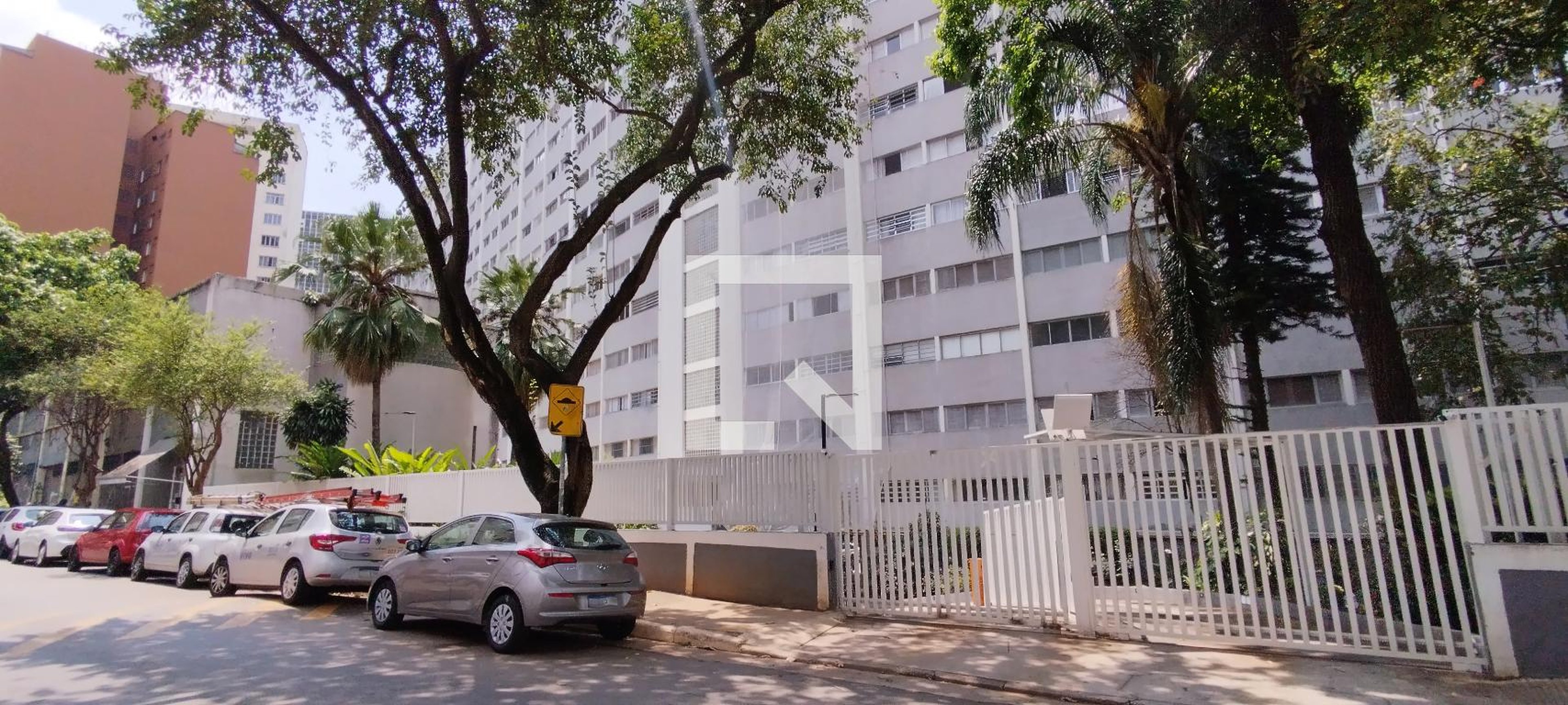 Fachada Condomínio em Rua Japurá, 65