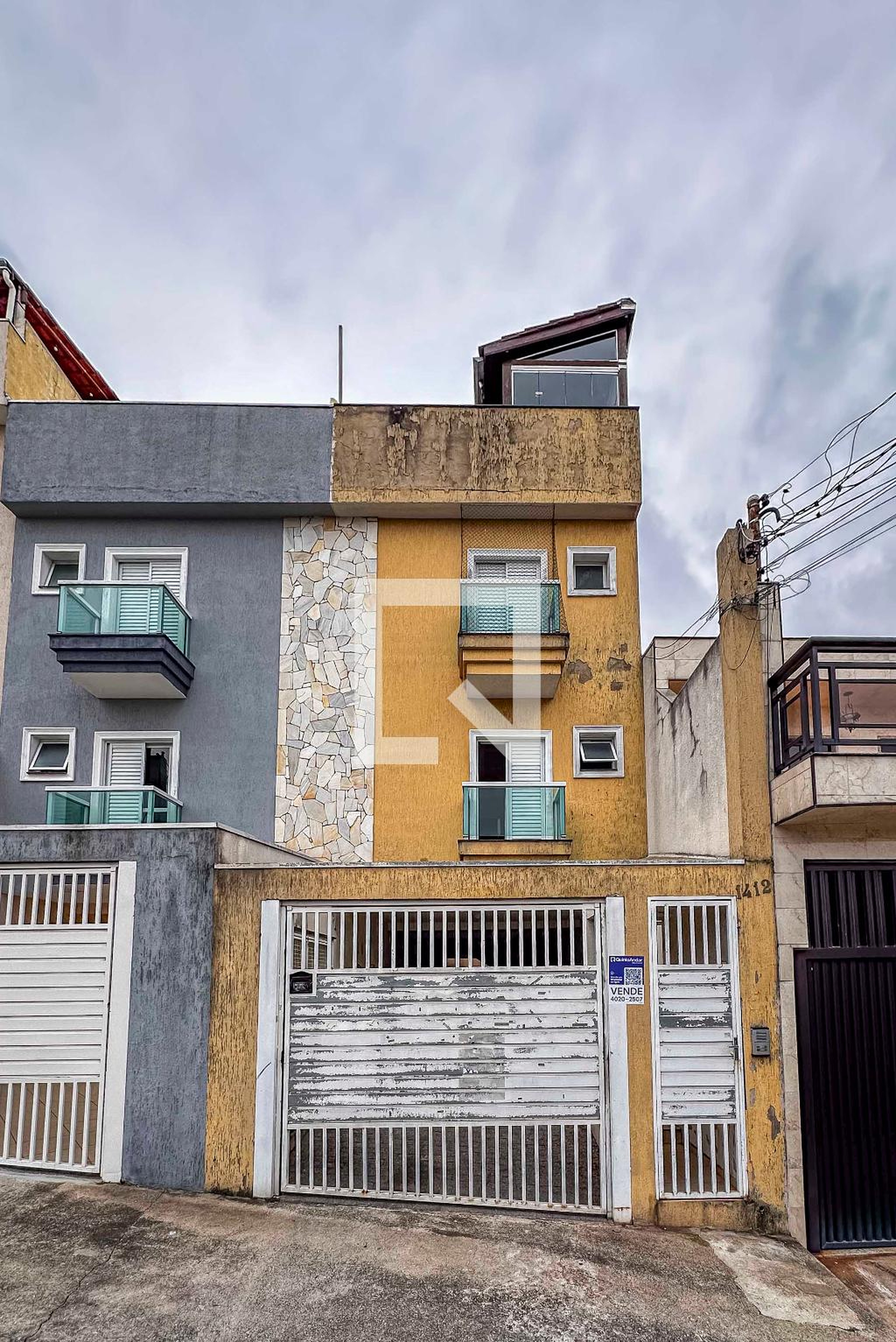 Fachada Condomínio em Rua Evangelista de Souza, 1412
