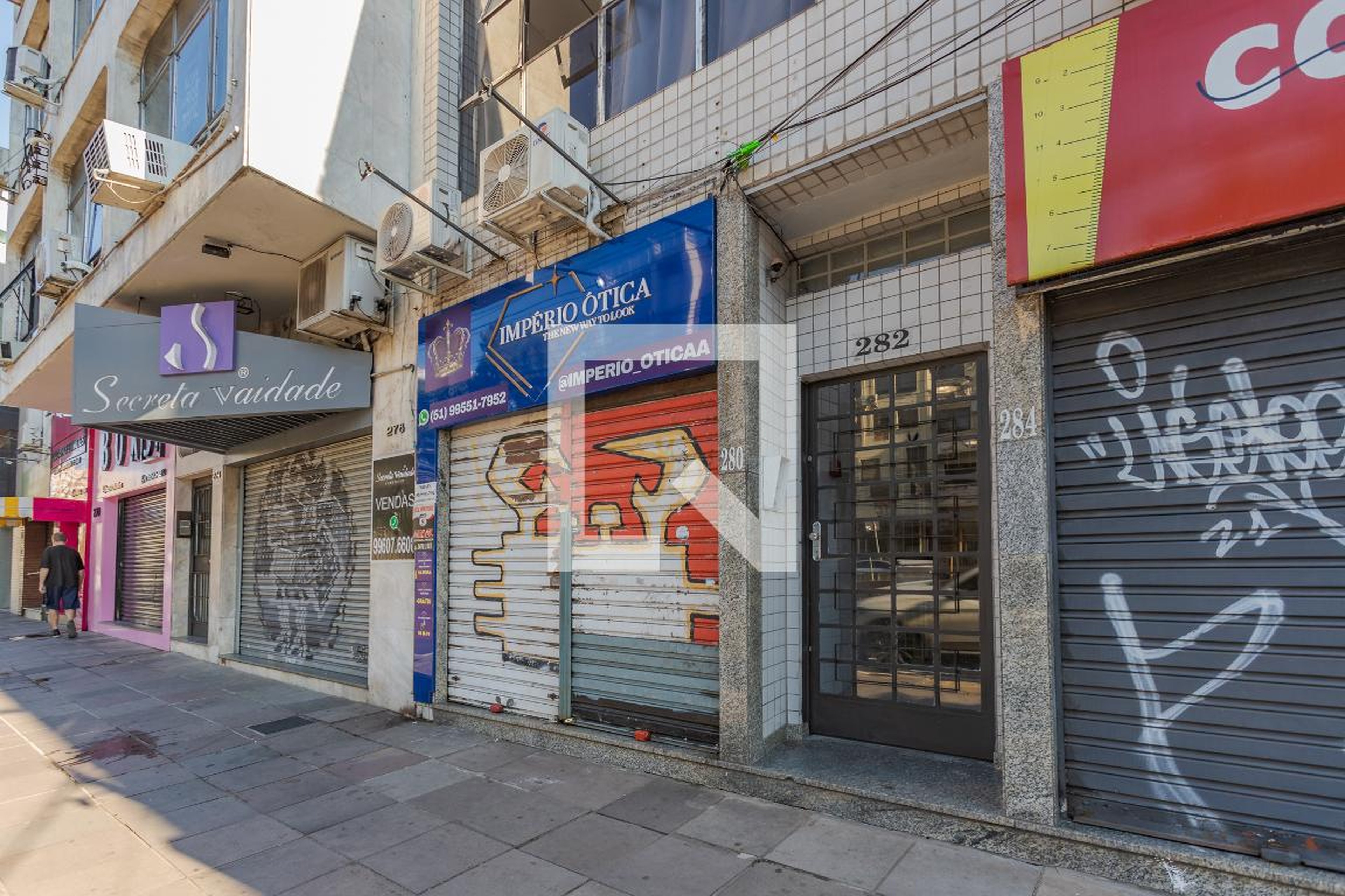 Fachada Condomínio em Avenida Protásio Alves, 282