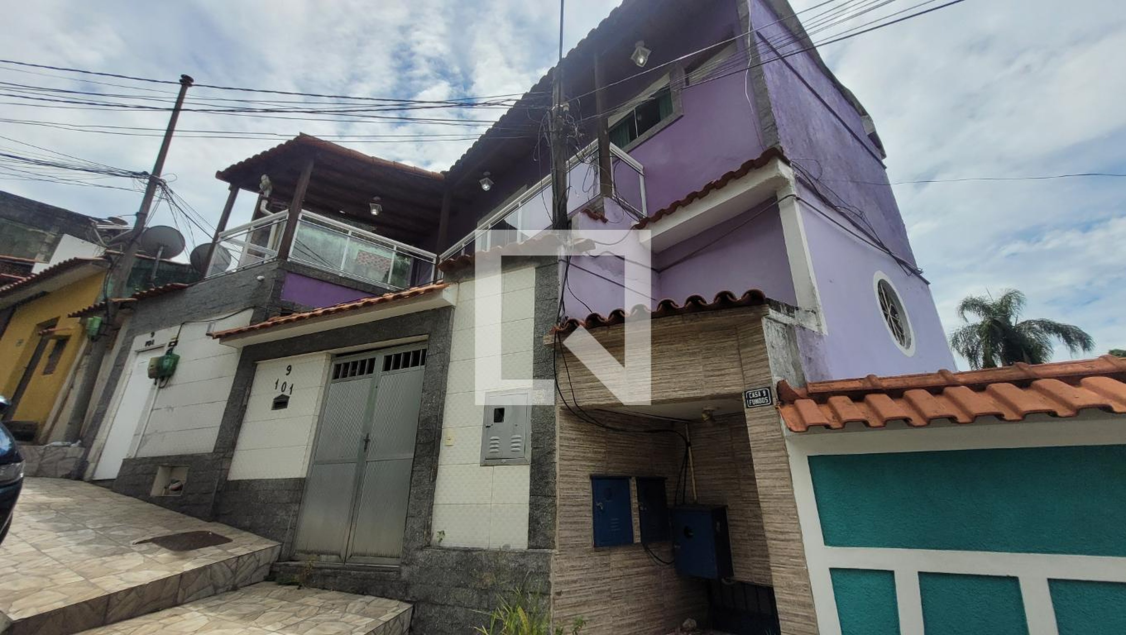 Fachada Condomínio em Rua Luiz Beltrão, 1091