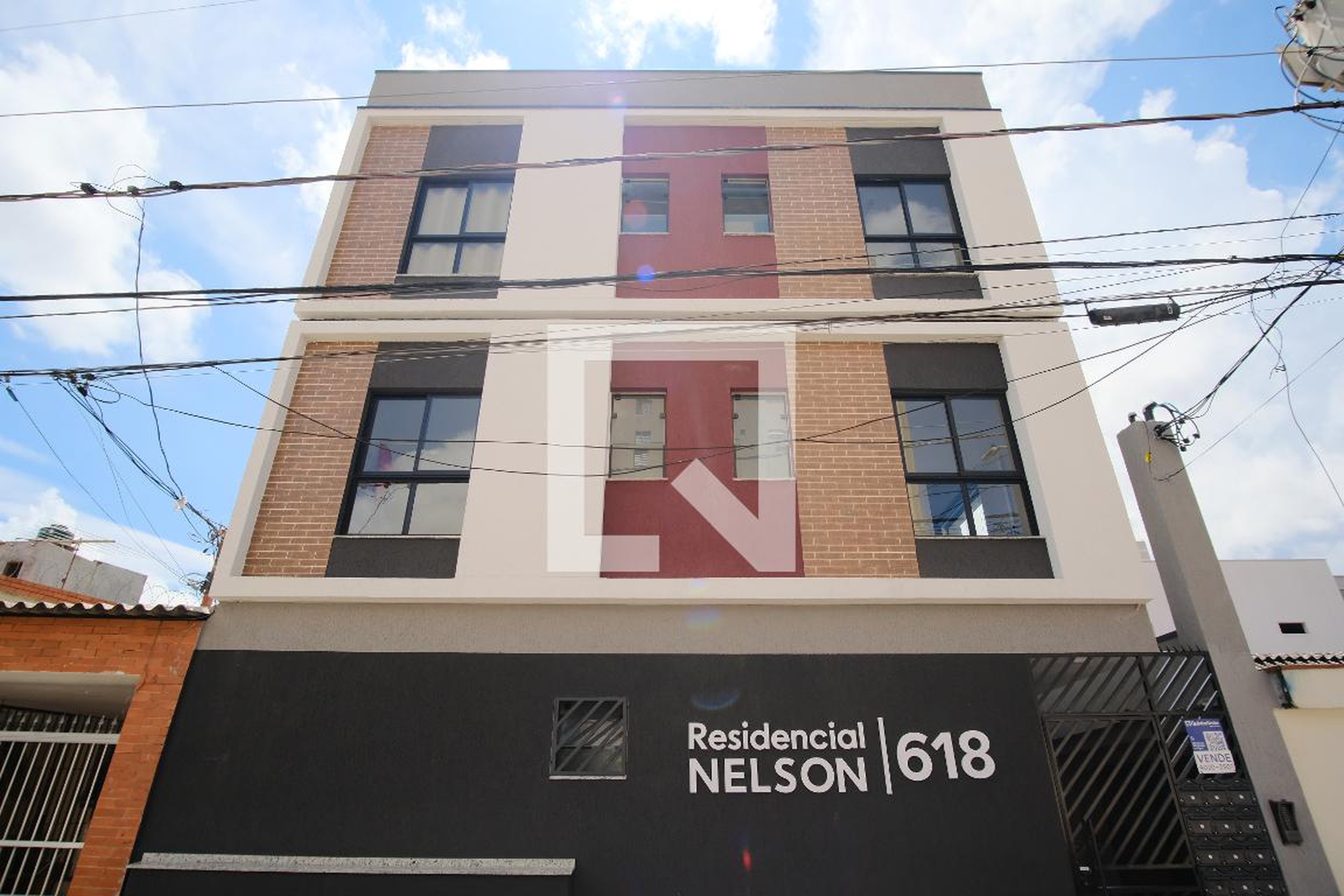 Fachada Condomínio em Rua Doutor Jorge Veiga, 618