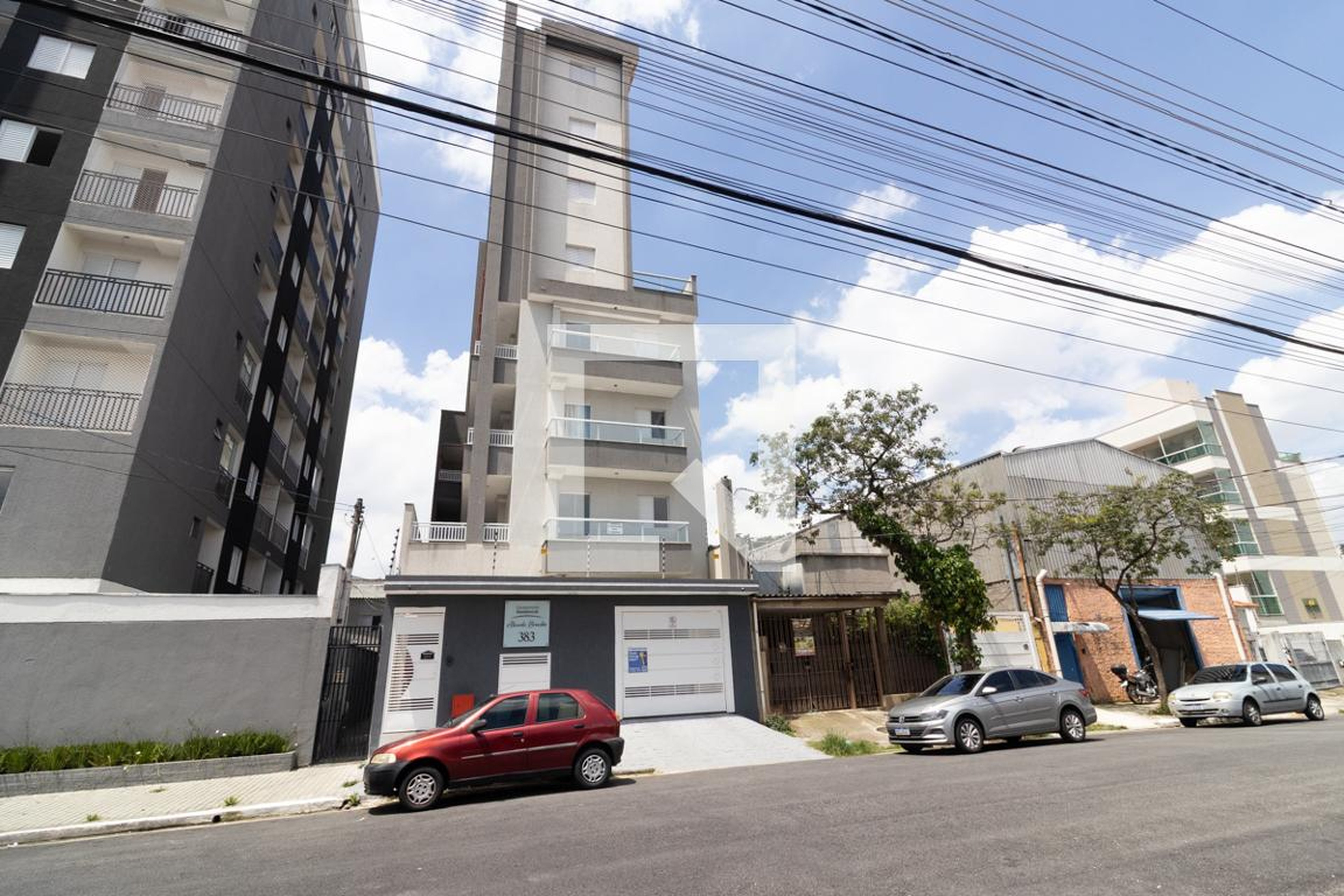 Fachada Condomínio em Rua Almeida Brandão, 383