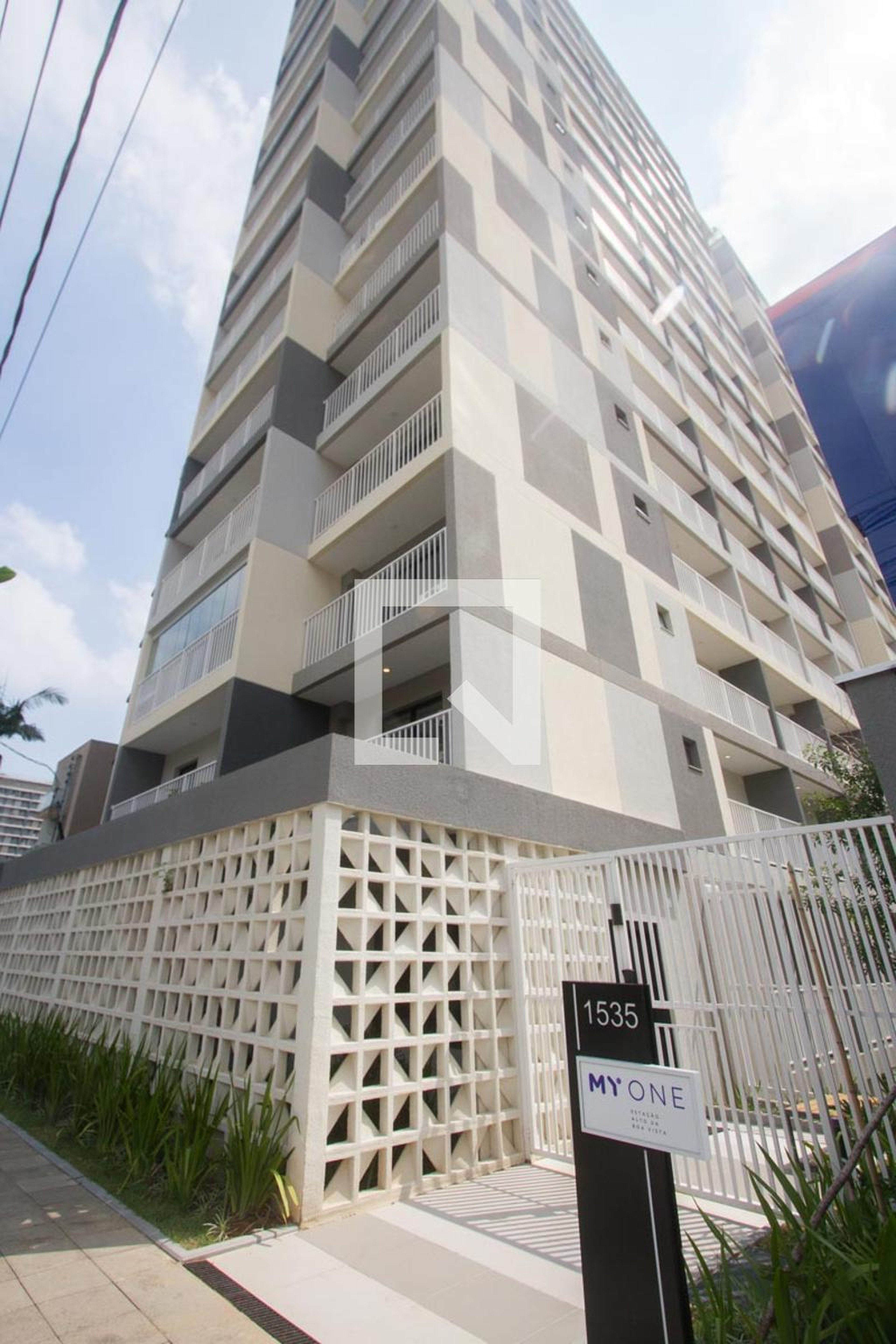 Fachada Condomínio My One Estação Alto da Boa Vista