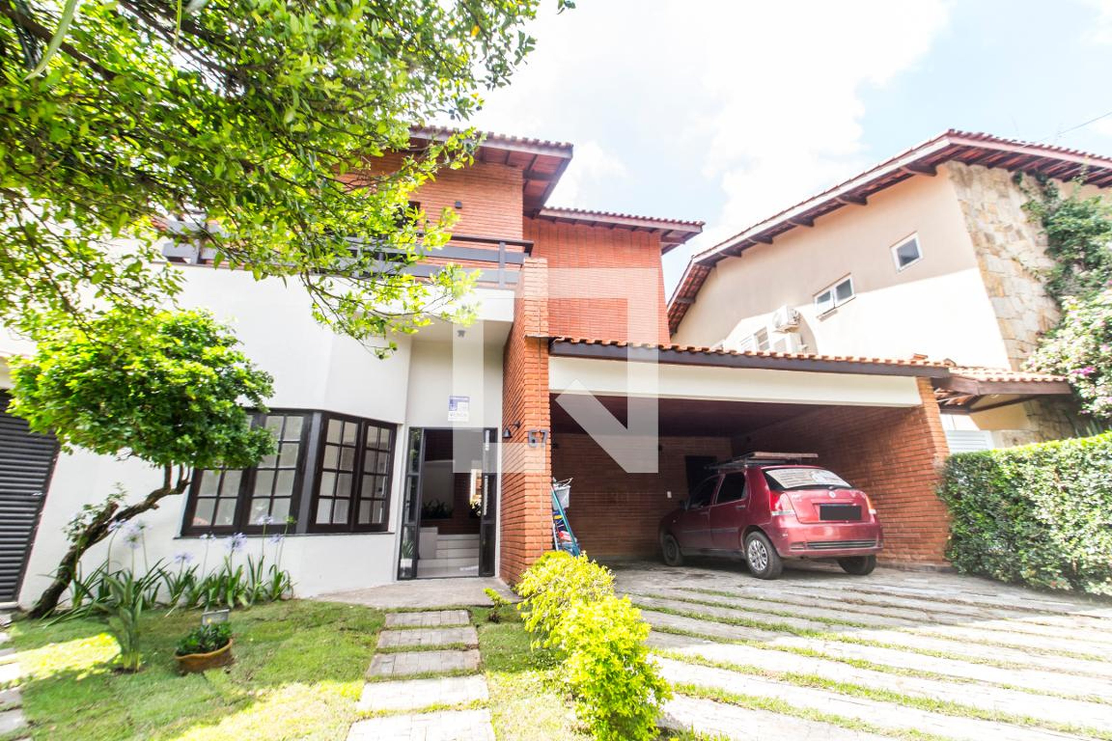 Fachada Condomínio em Alameda Malaquita, 67