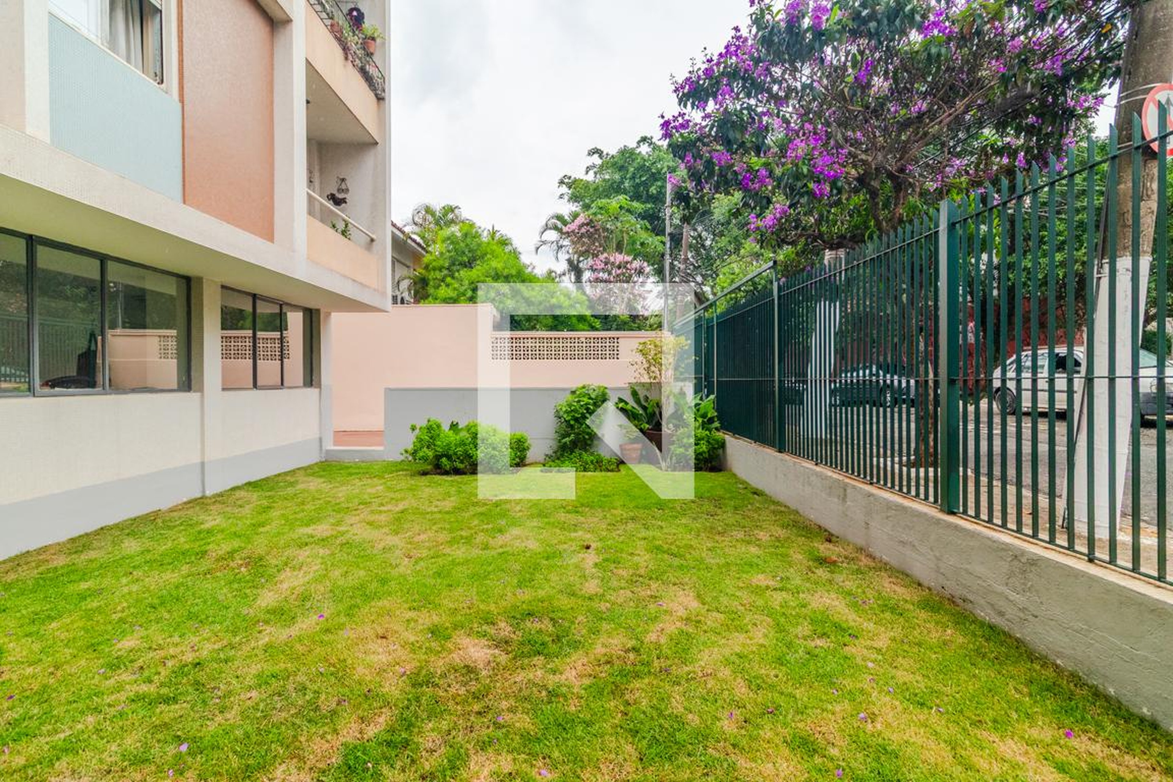 Área Externa - Jardim das Bandeiras