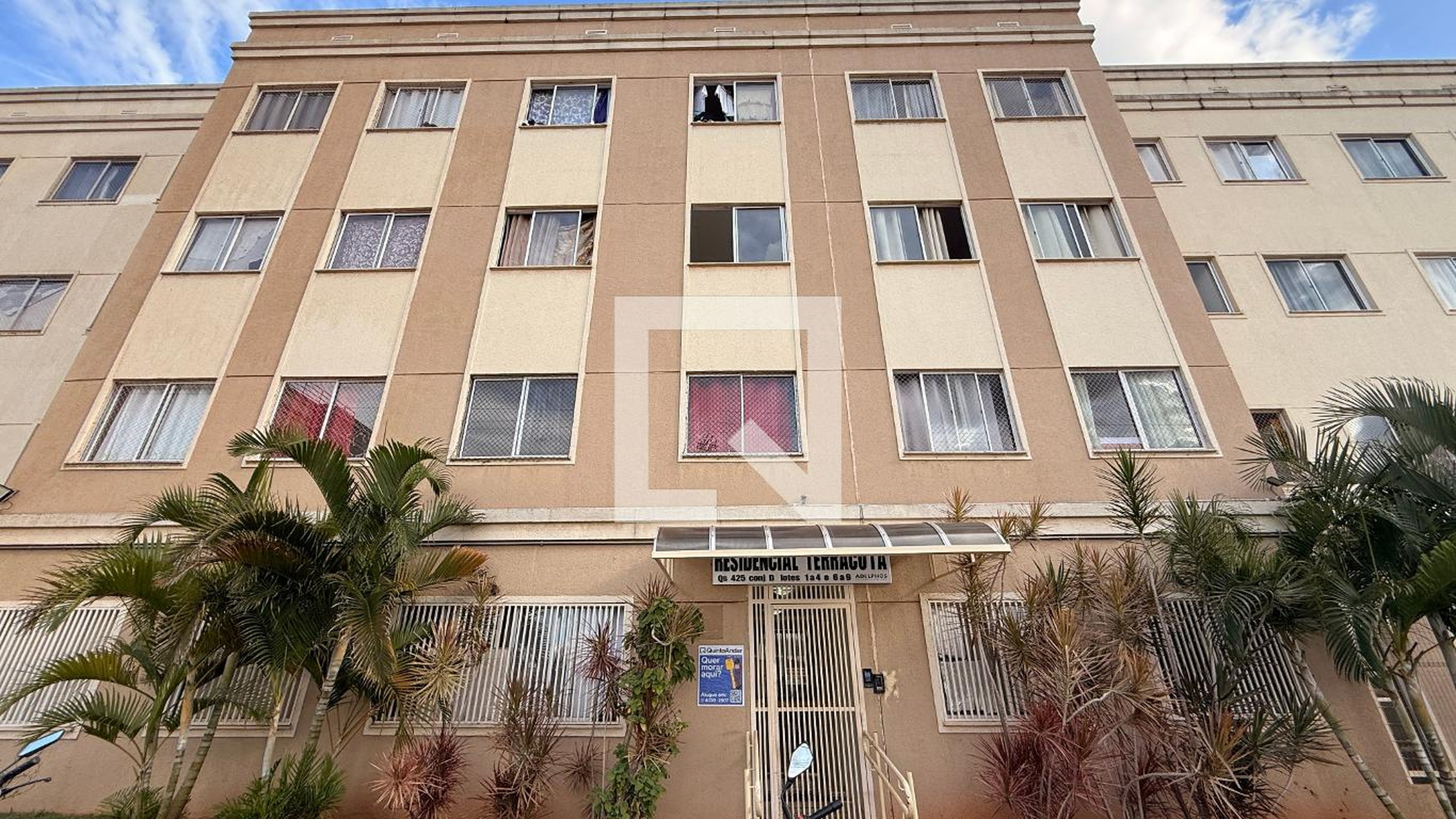 Fachada Condomínio em SAMAMBAIA NORTE QS 425 AE 2 S/N, s/n