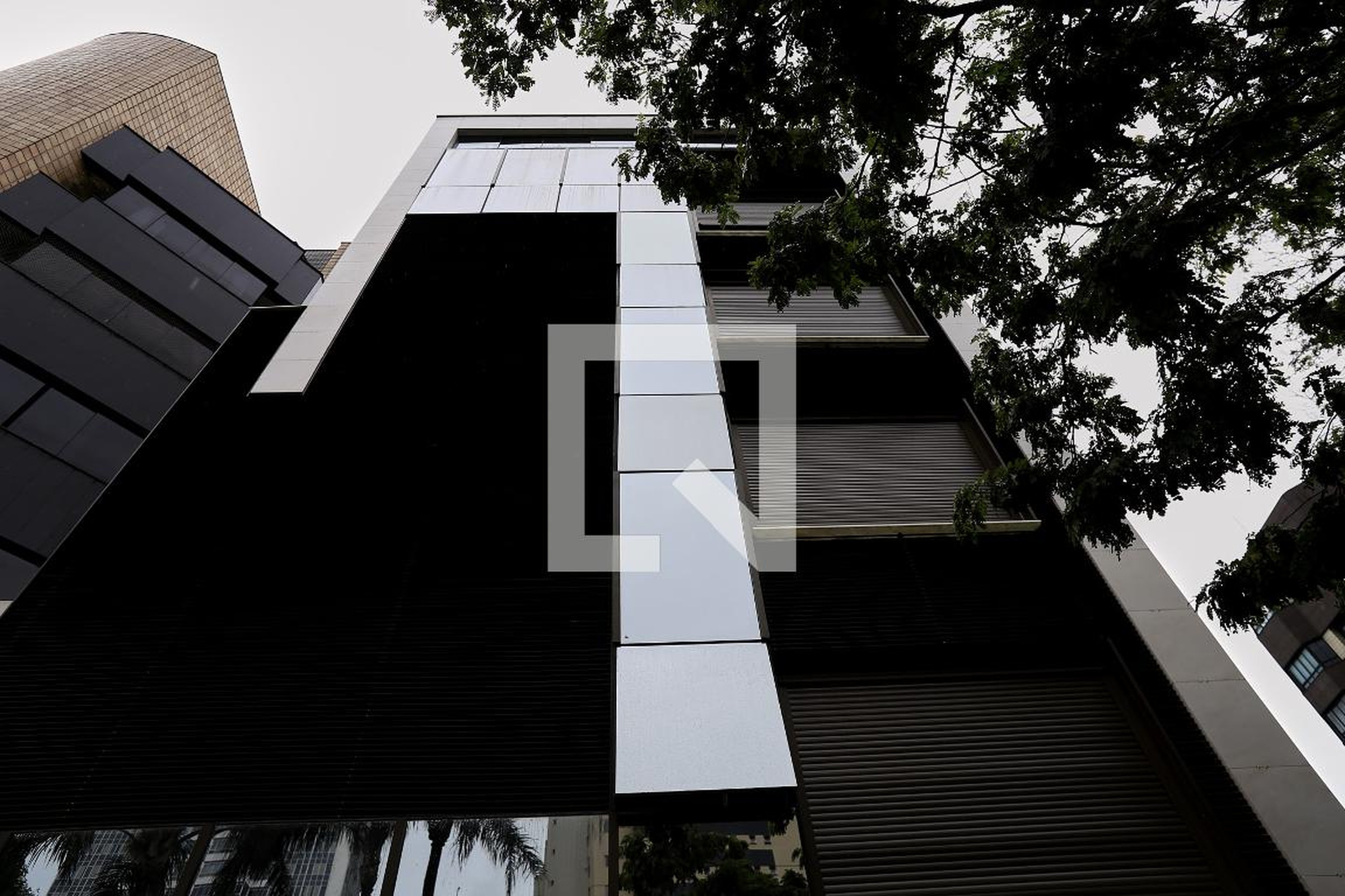 Fachada Condomínio em Rua dos Dominicanos, 18