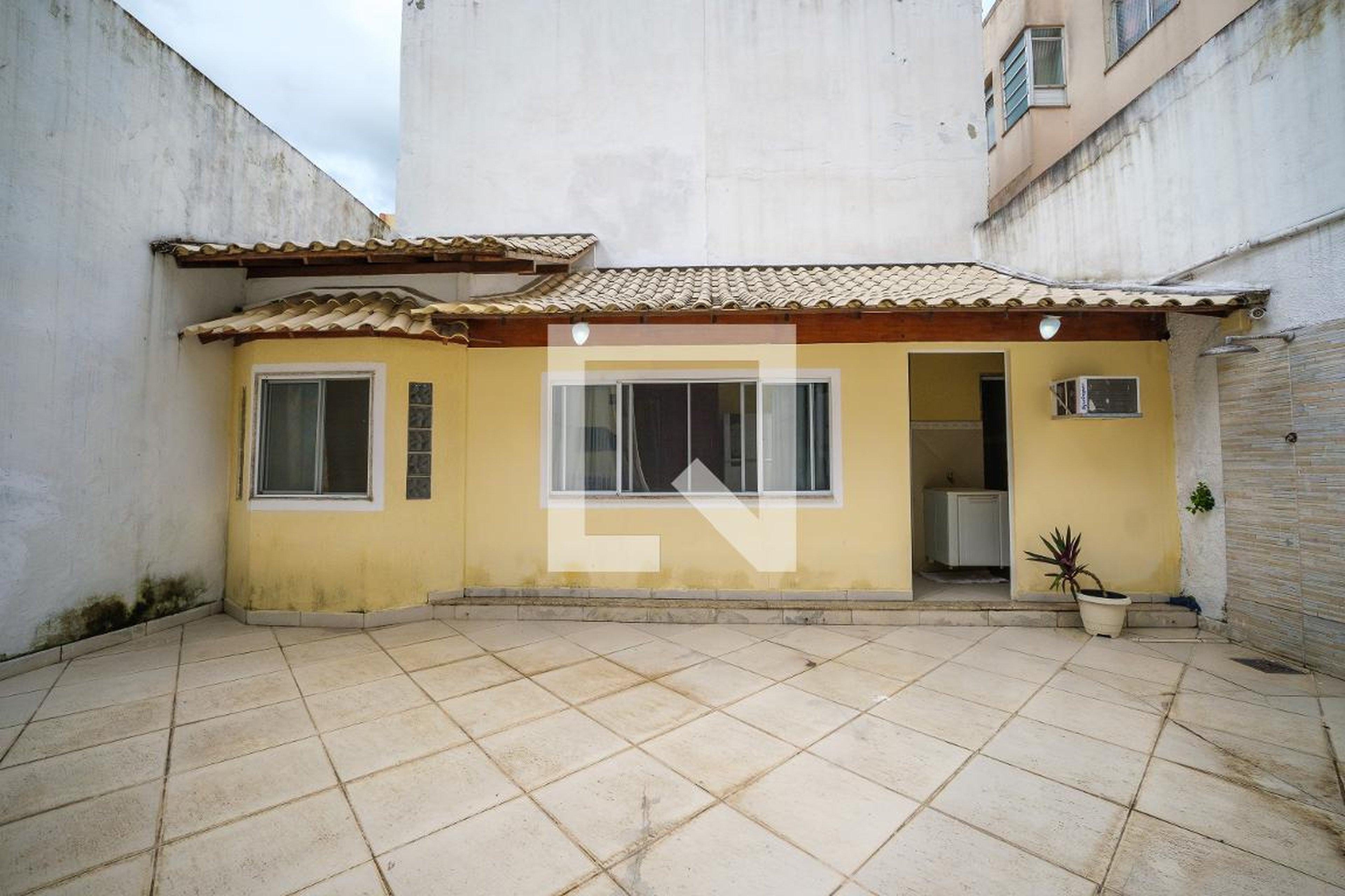 Fachada Condomínio em Rua Uruguai, 230