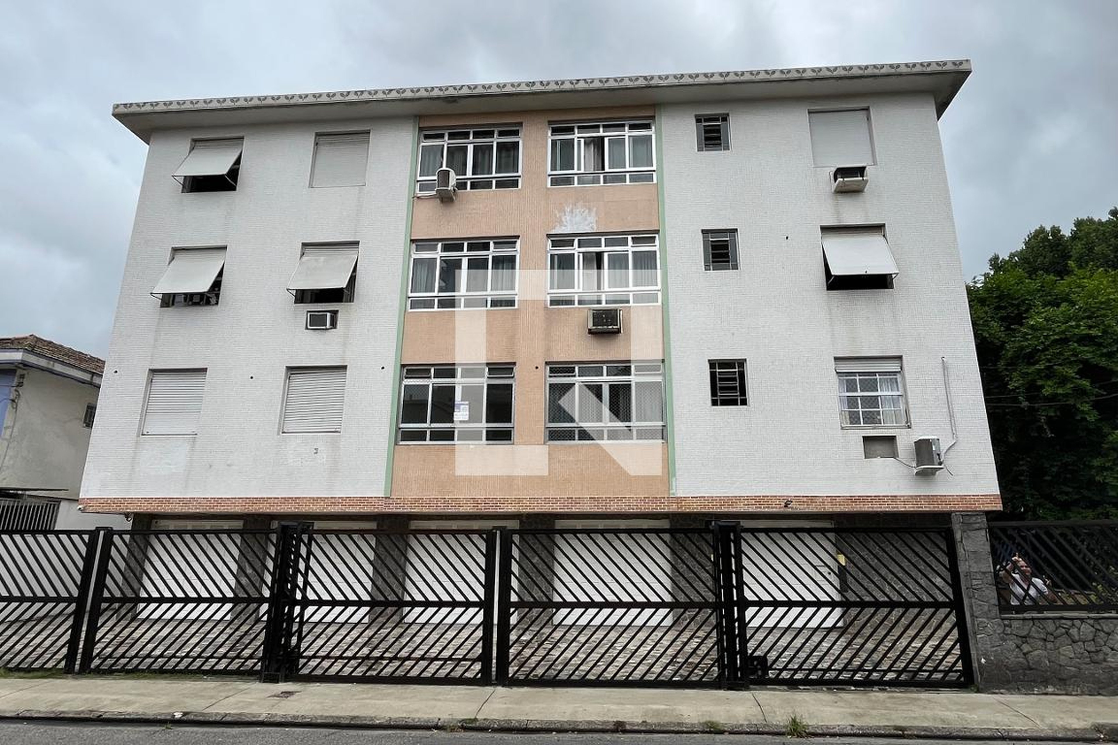 Fachada Condomínio em Rua Ana Pimentel, 26