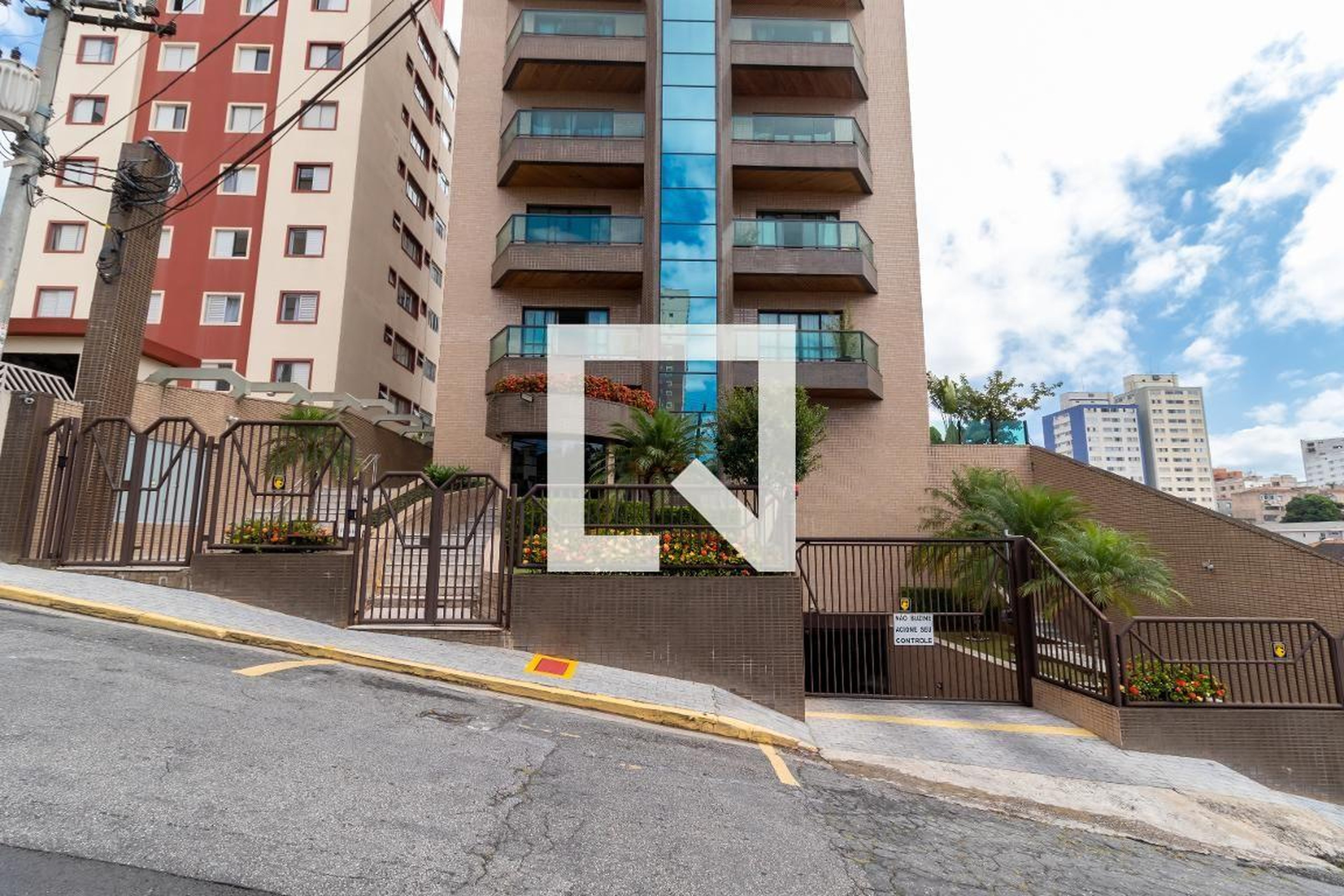 Fachada do Prédio Condomínio Jd das Colinas e