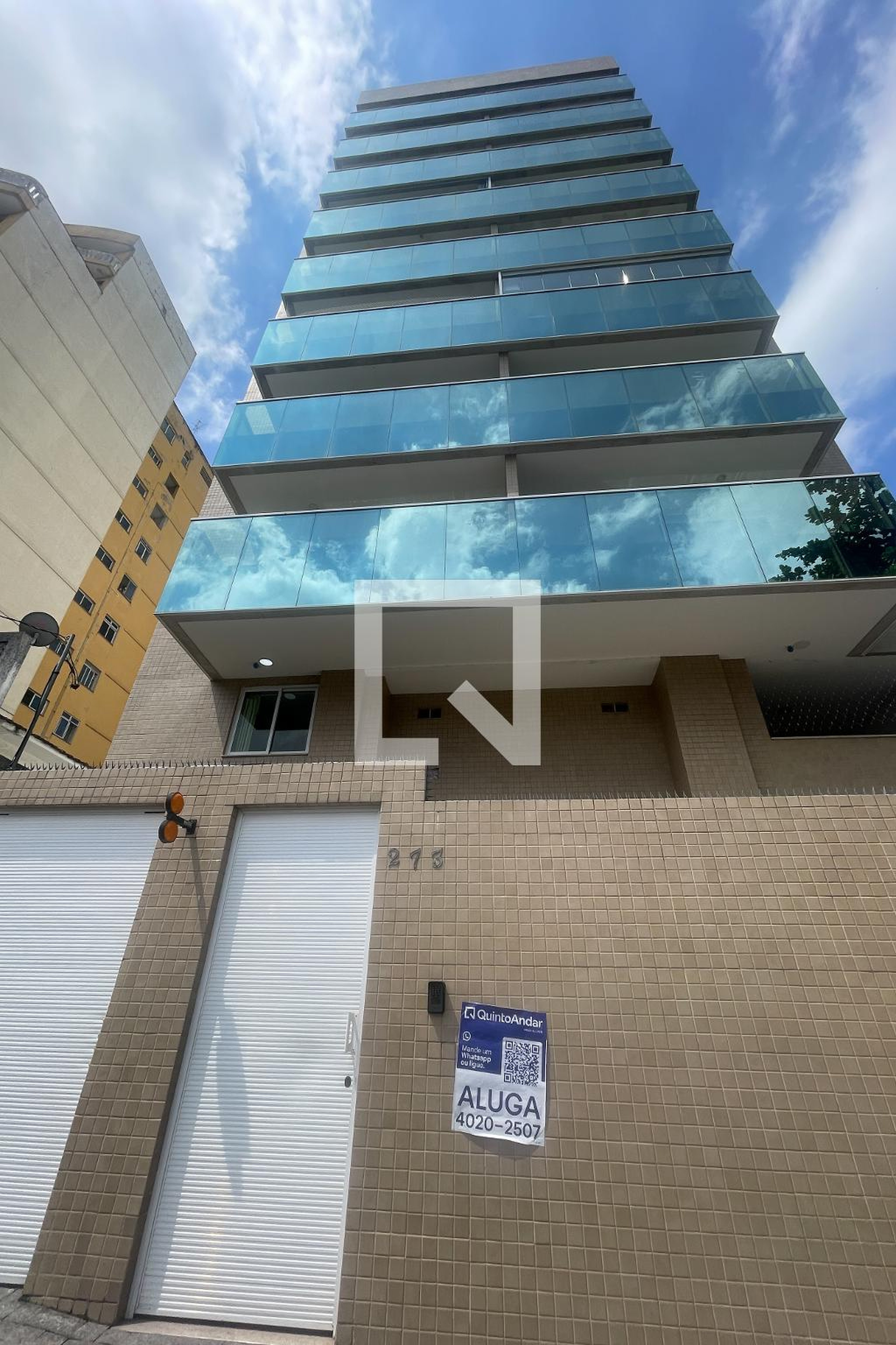 Fachada Condomínio em Rua Cardoso Bessa, 273