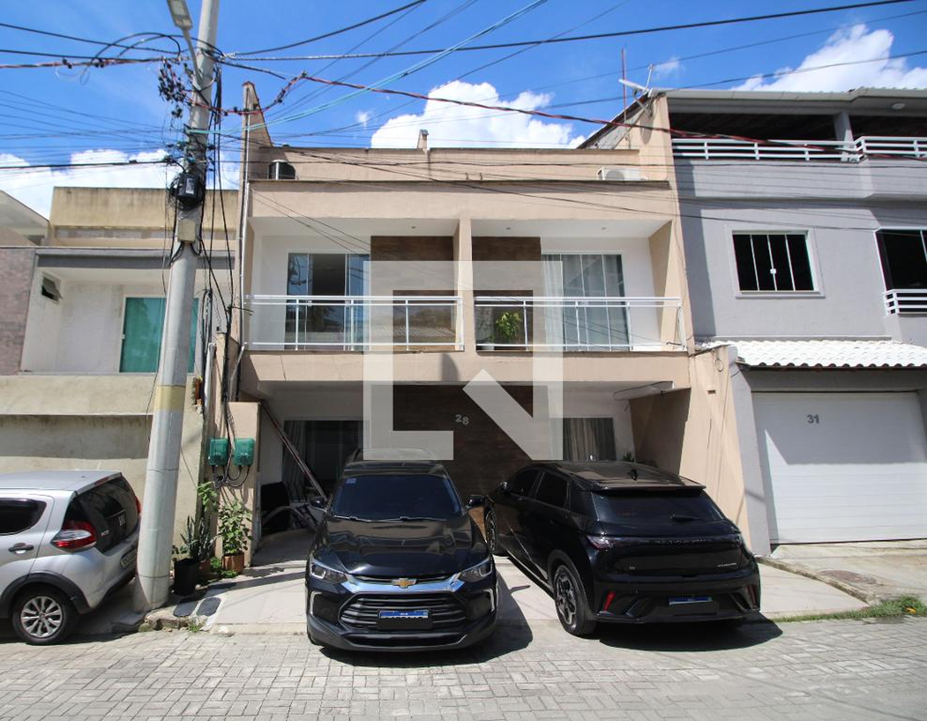 Fachada Condomínio em Rua Rodolfo Carvalho, 125