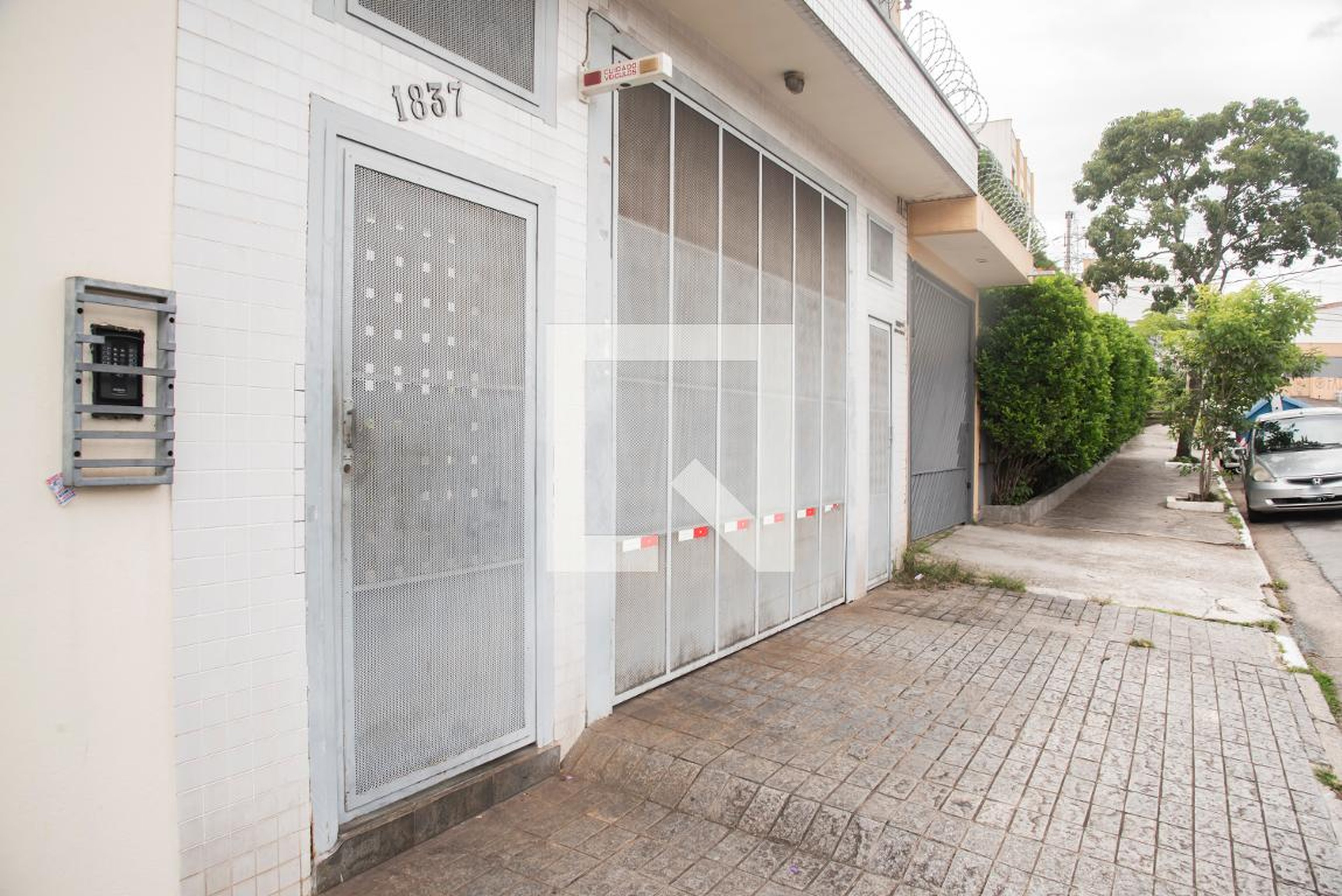 Fachada Condomínio em Avenida Miruna, 1837