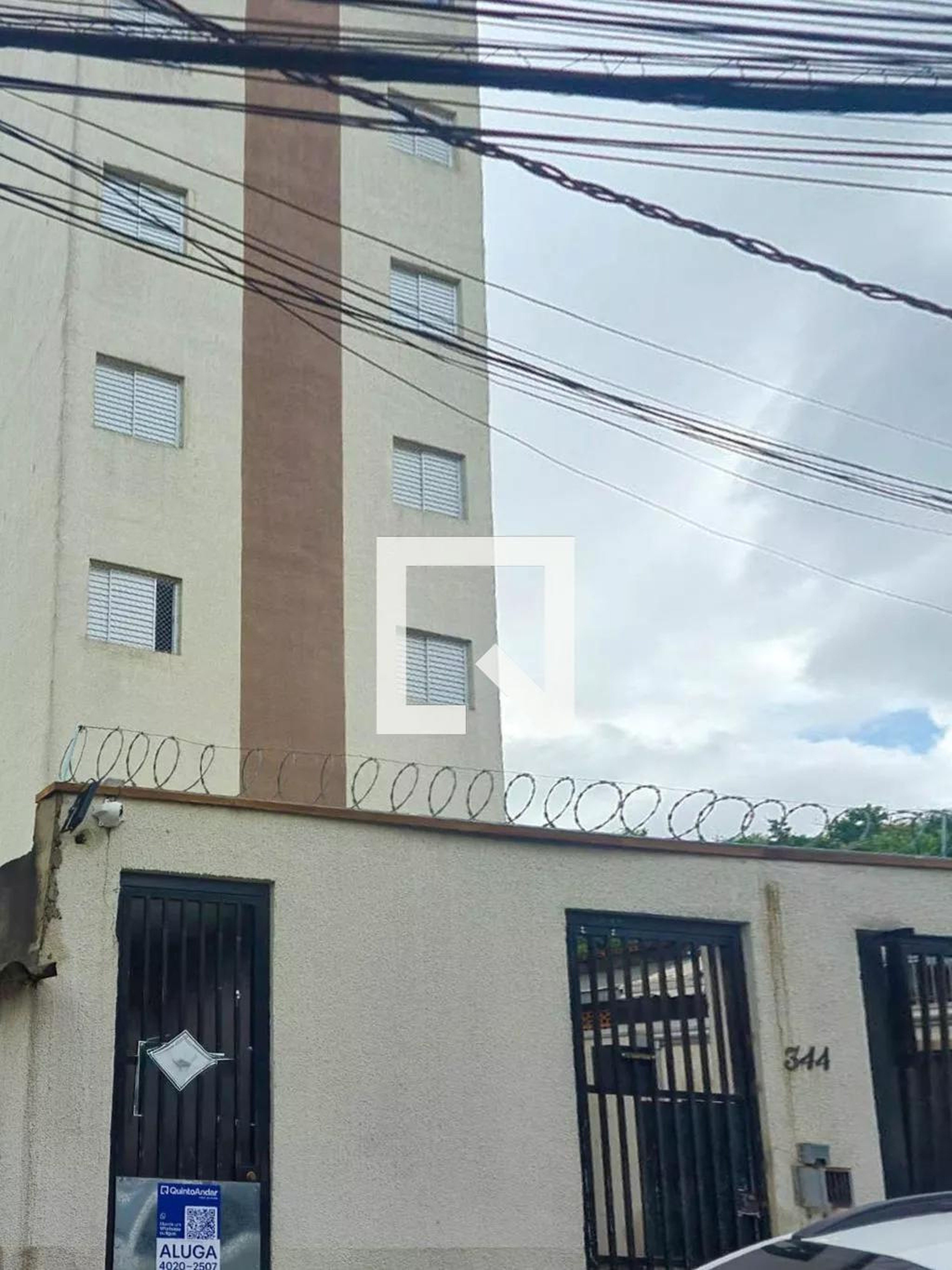 Fachada Condomínio em Rua Luís Queirós, 344