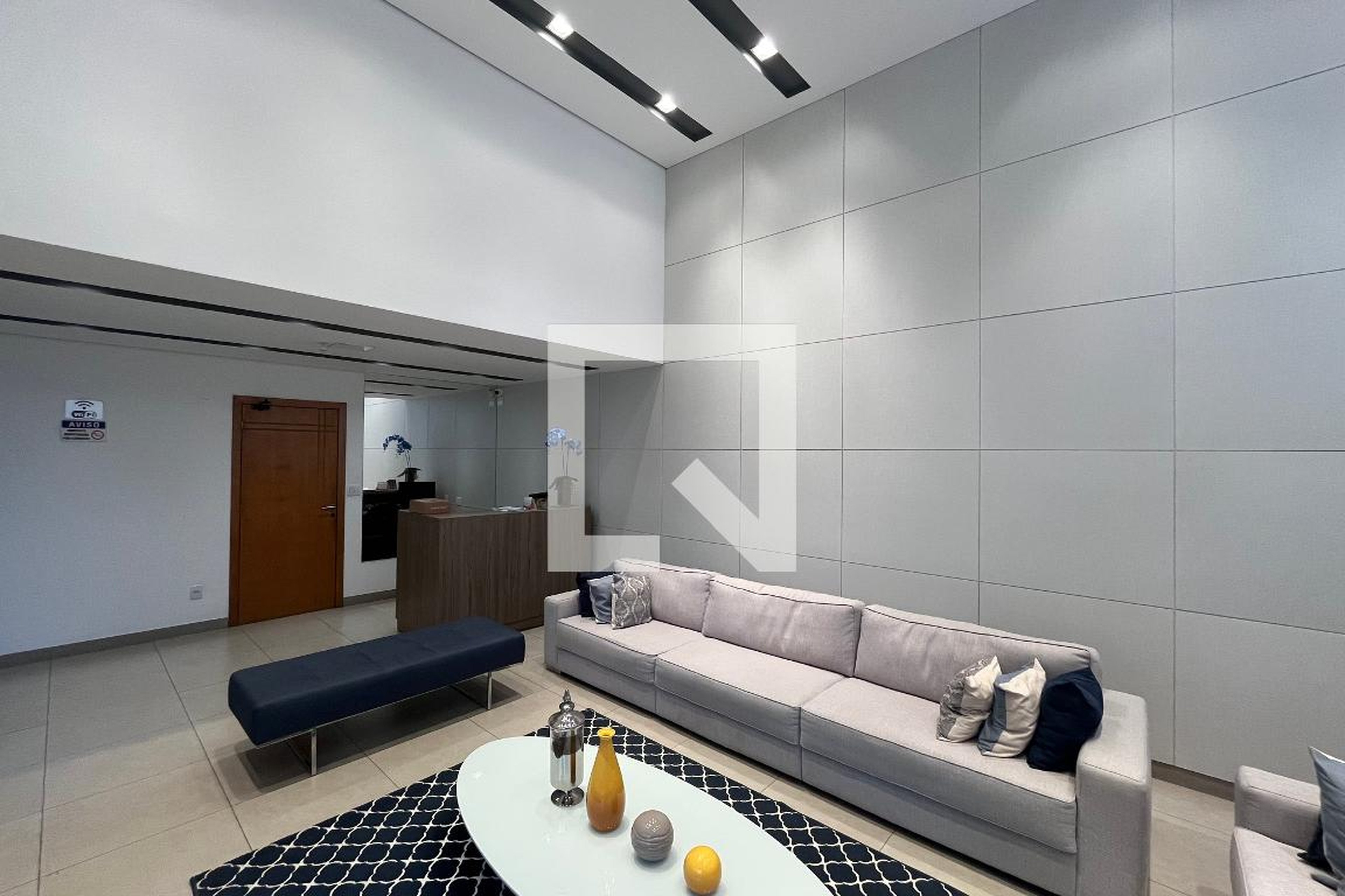 Hall de Entrada Condomínio em Rua Dom Rodrigo, 61