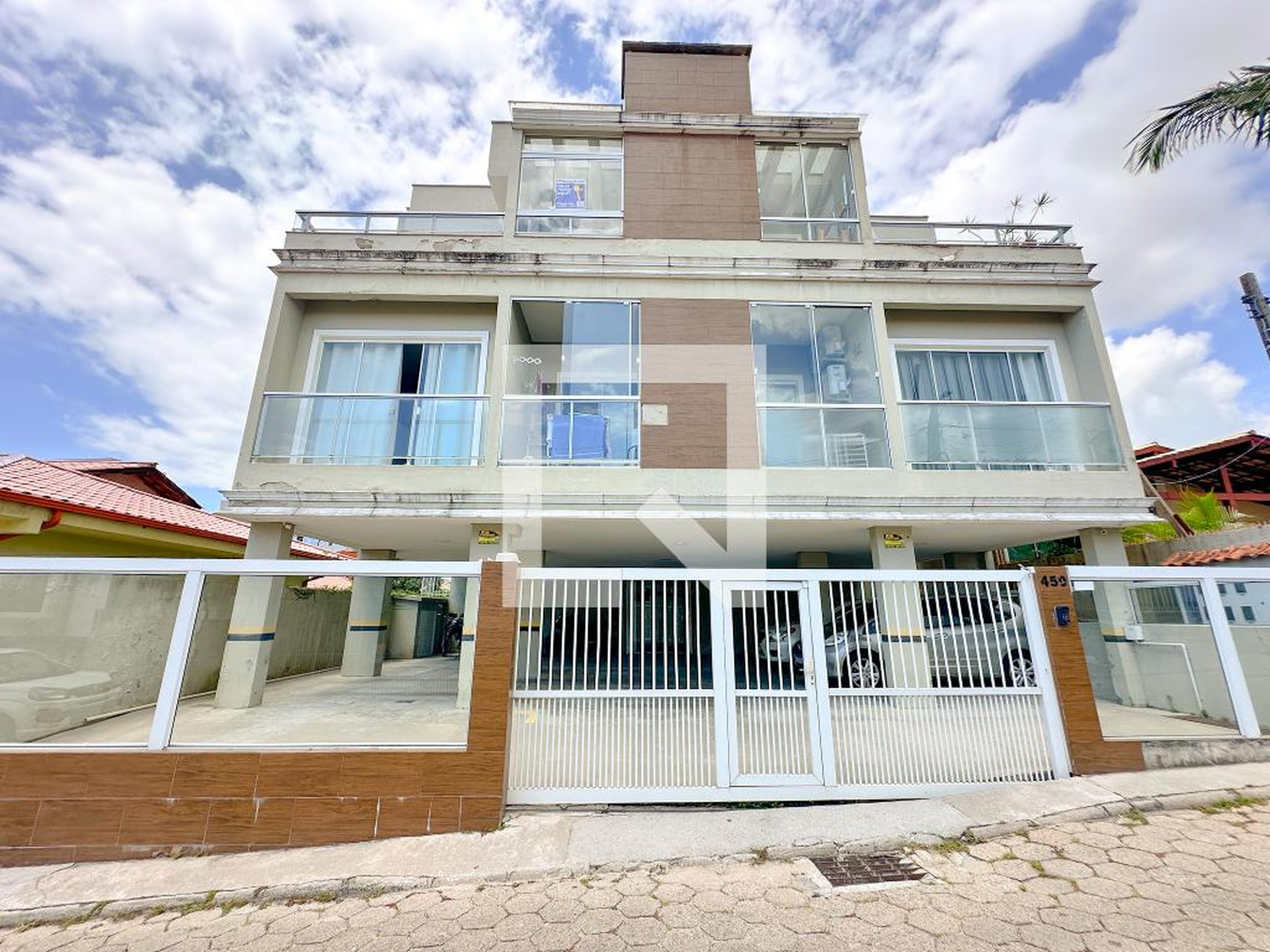 Fachada Condomínio em Rua Izabel Vieira Pacifico, 450