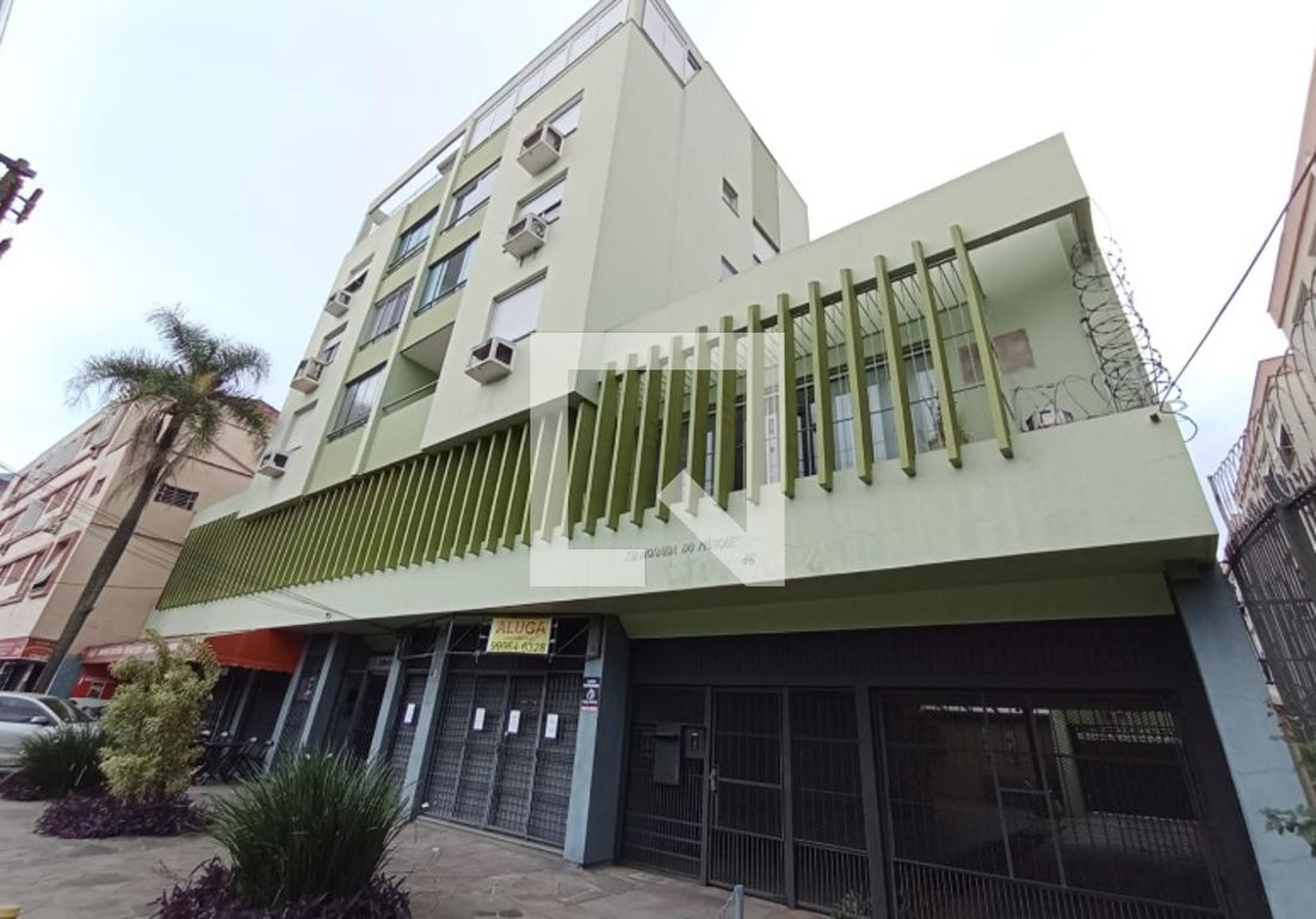 Fachada Condomínio em Avenida Padre Cacique, 38