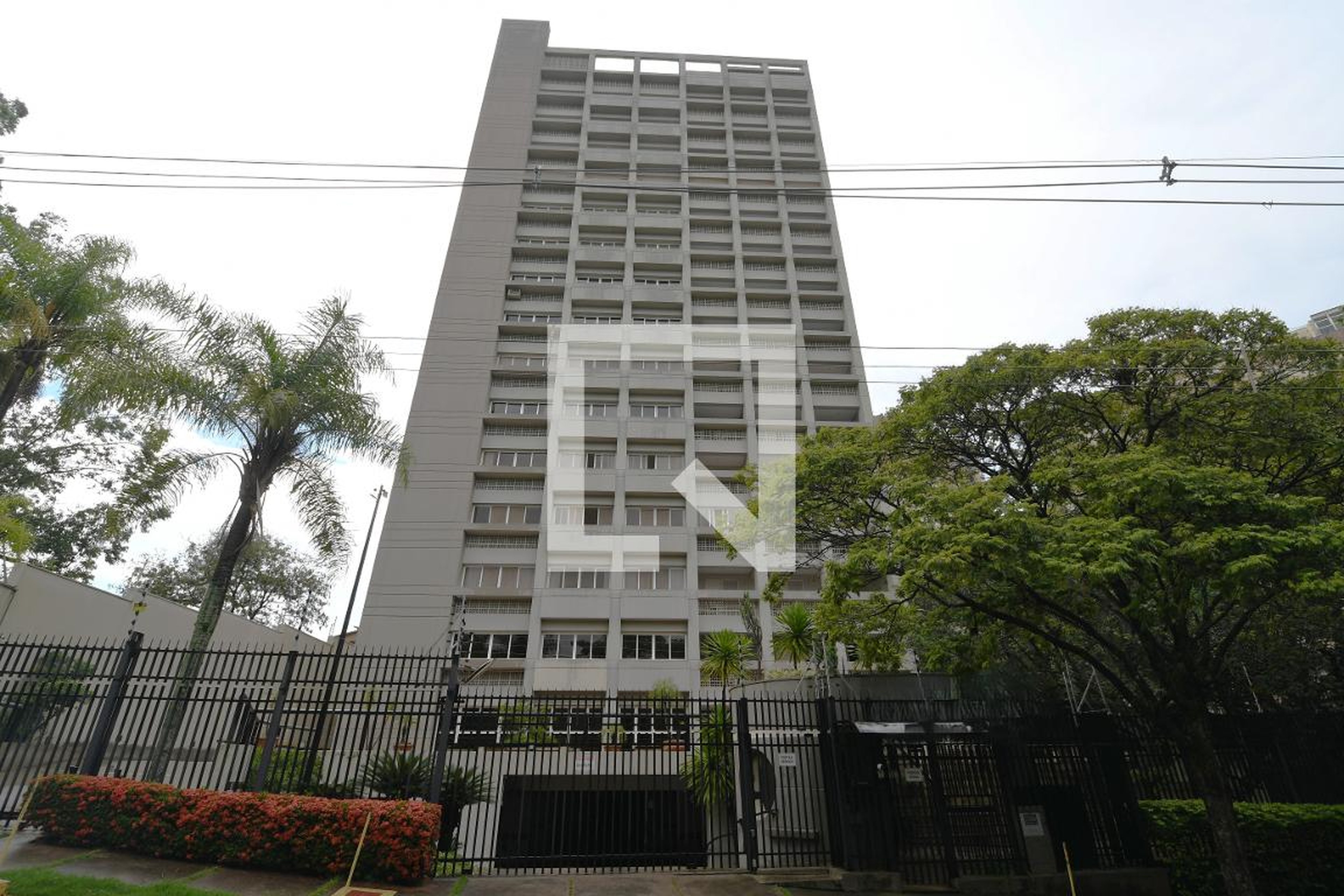 Fachada do Prédio Condomínio em Rua Maria Teresa Pedroso de C Biasio, 40