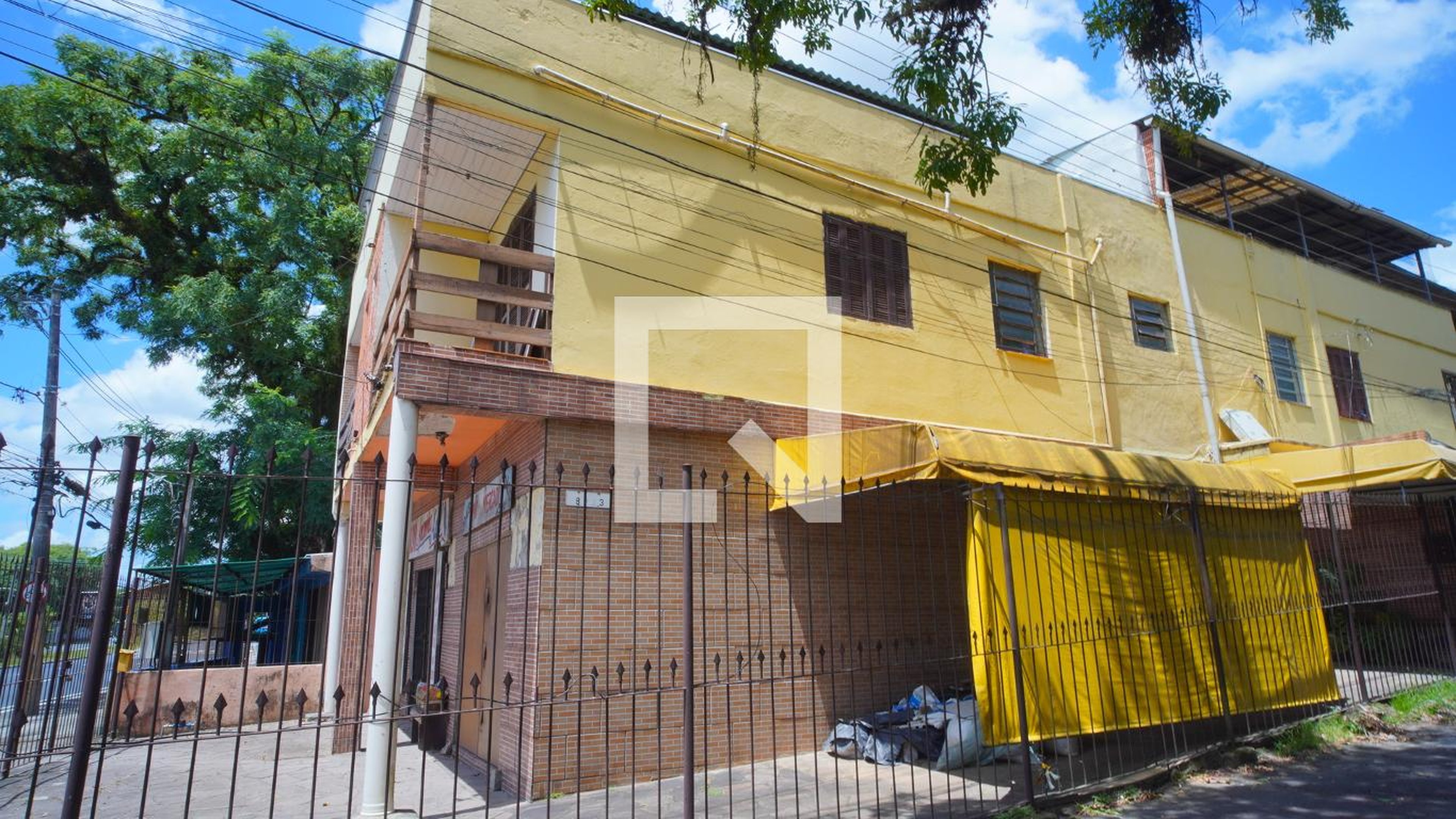 Fachada Condomínio em Rua Professor Guerreiro Lima, 8933