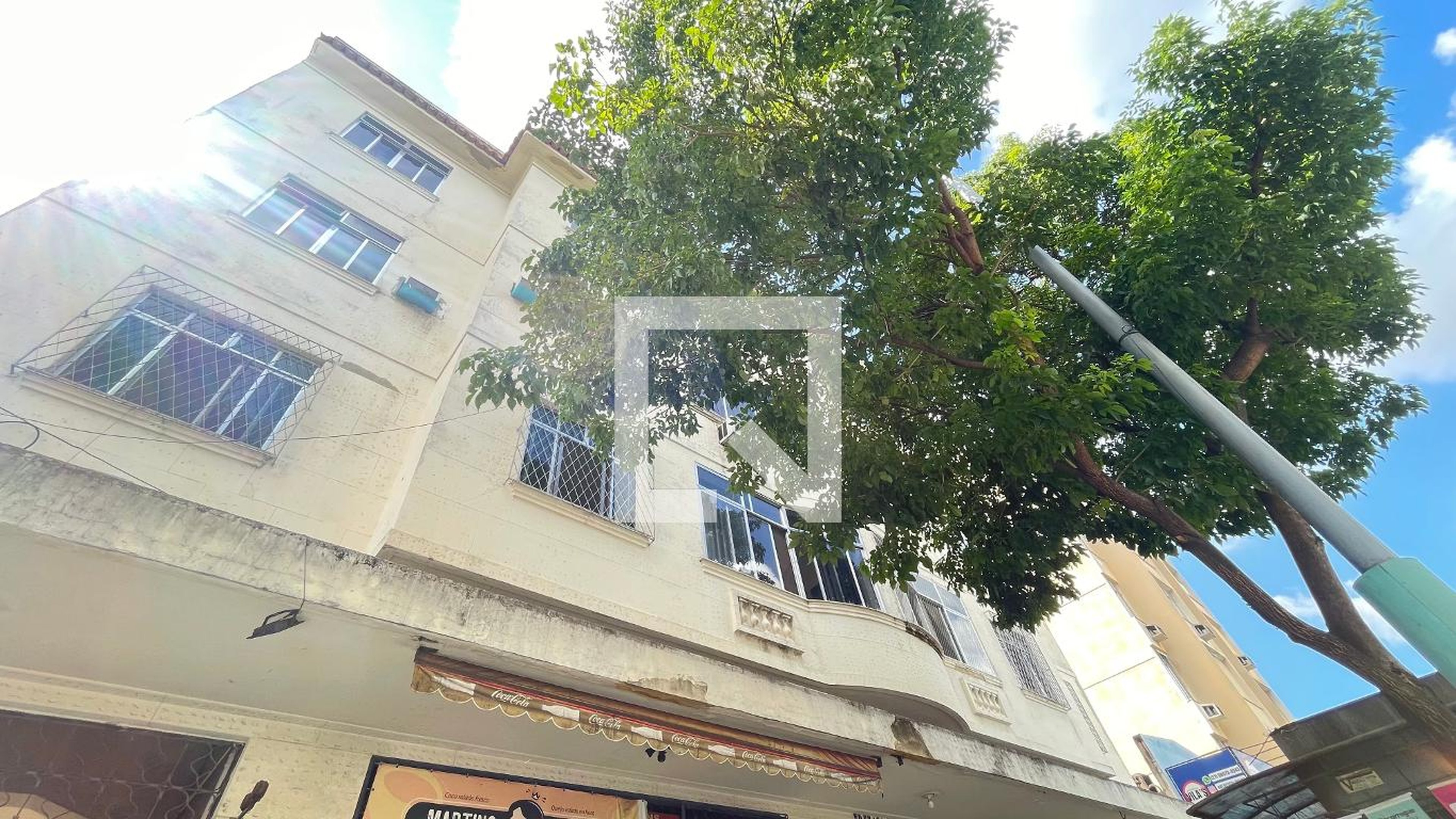 Fachada Condomínio em Rua Luís Barbosa, 68