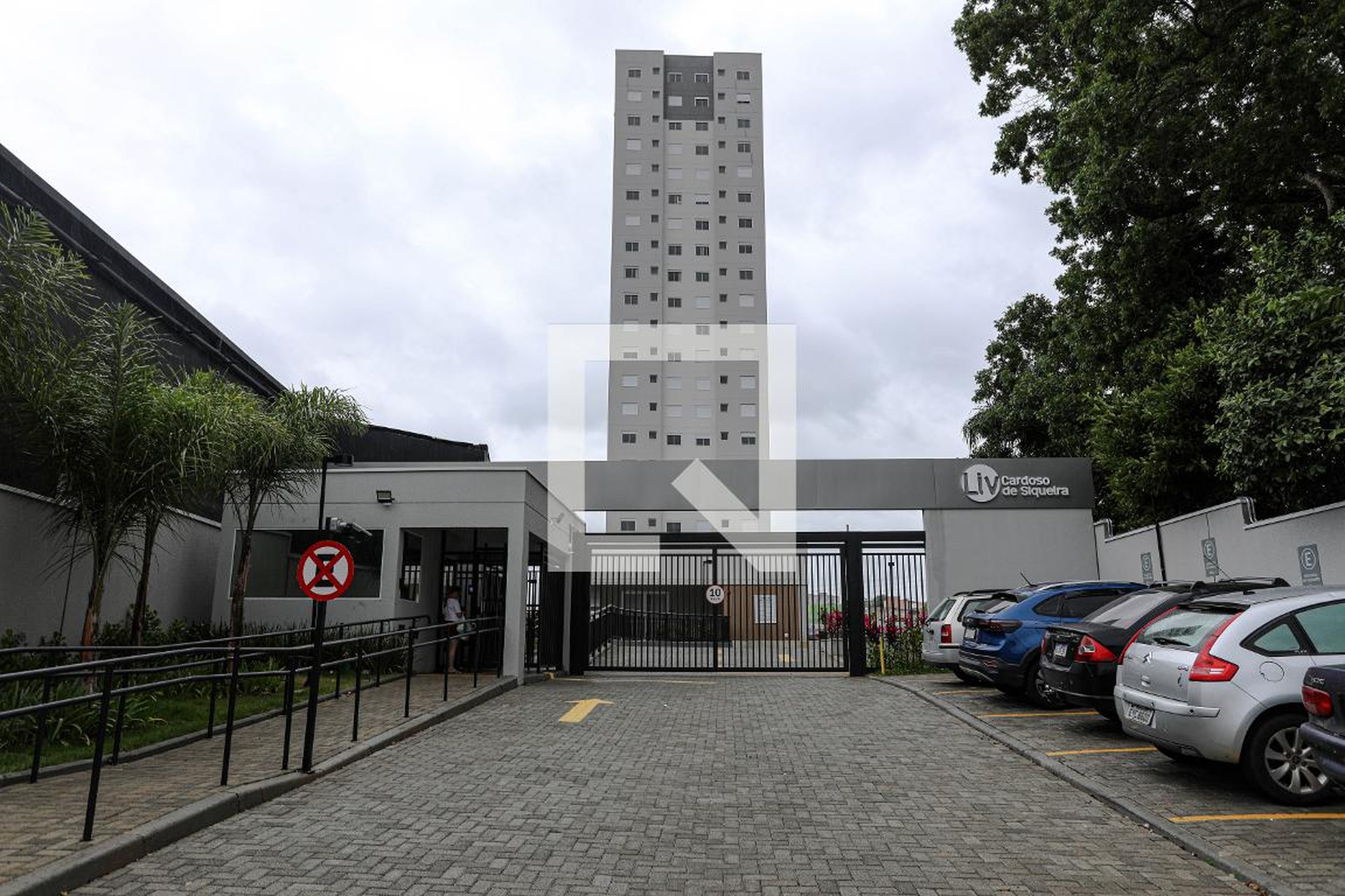 Fachada Condomínio em Rua Coronel Cardoso de Siqueira, 482