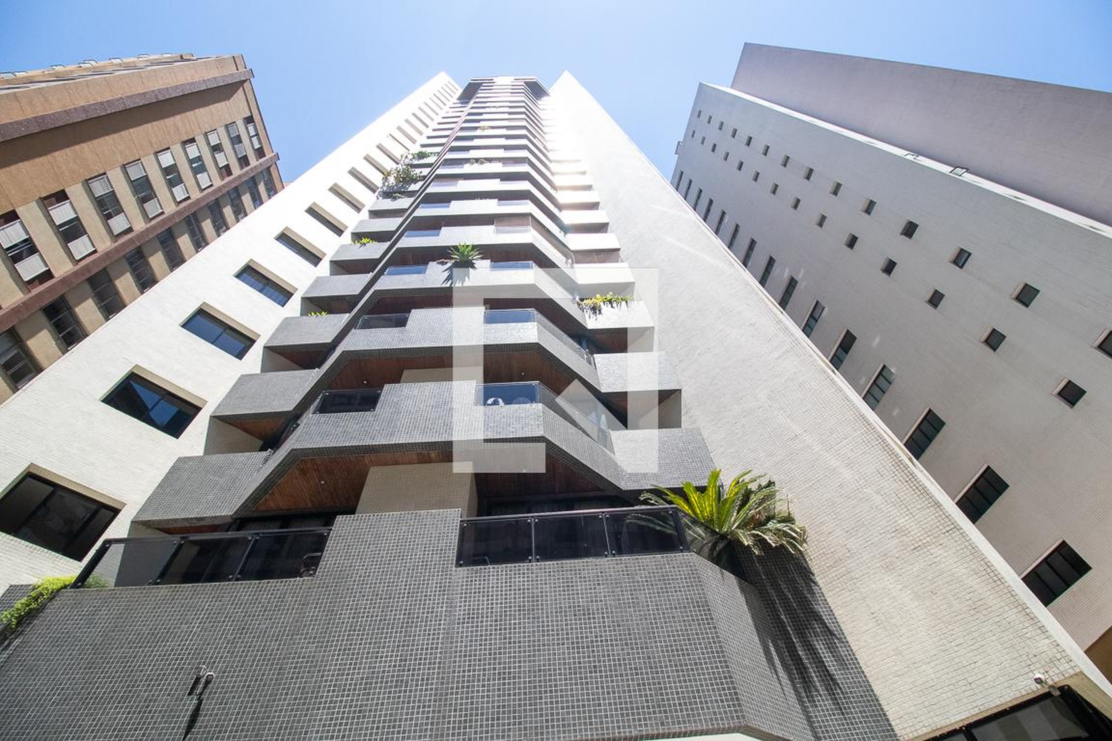 Fachada do Condomínio Condomínio em Rua Bento Viana, 947