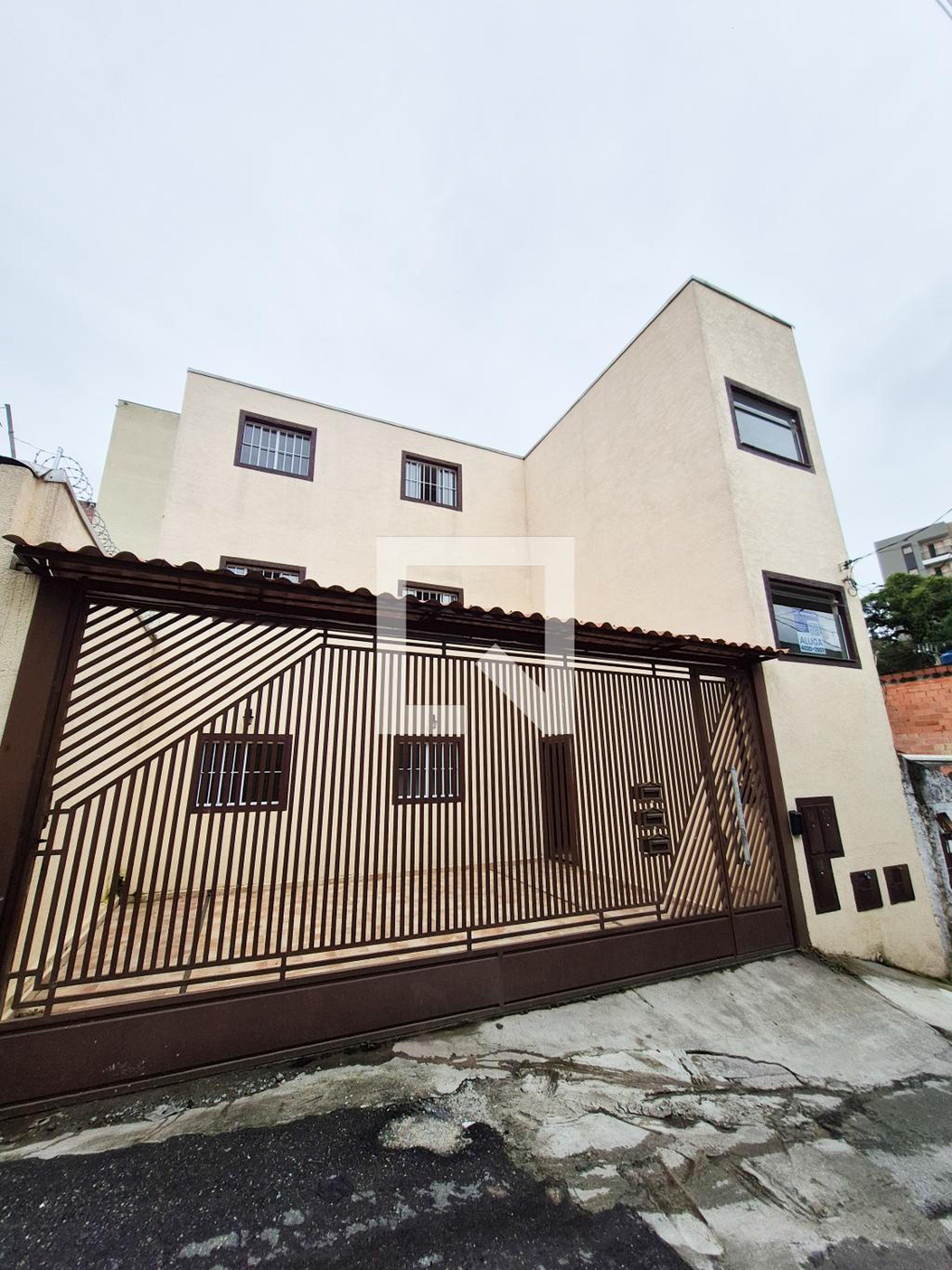 Fachada Condomínio em Rua Machado de Menezes, 6