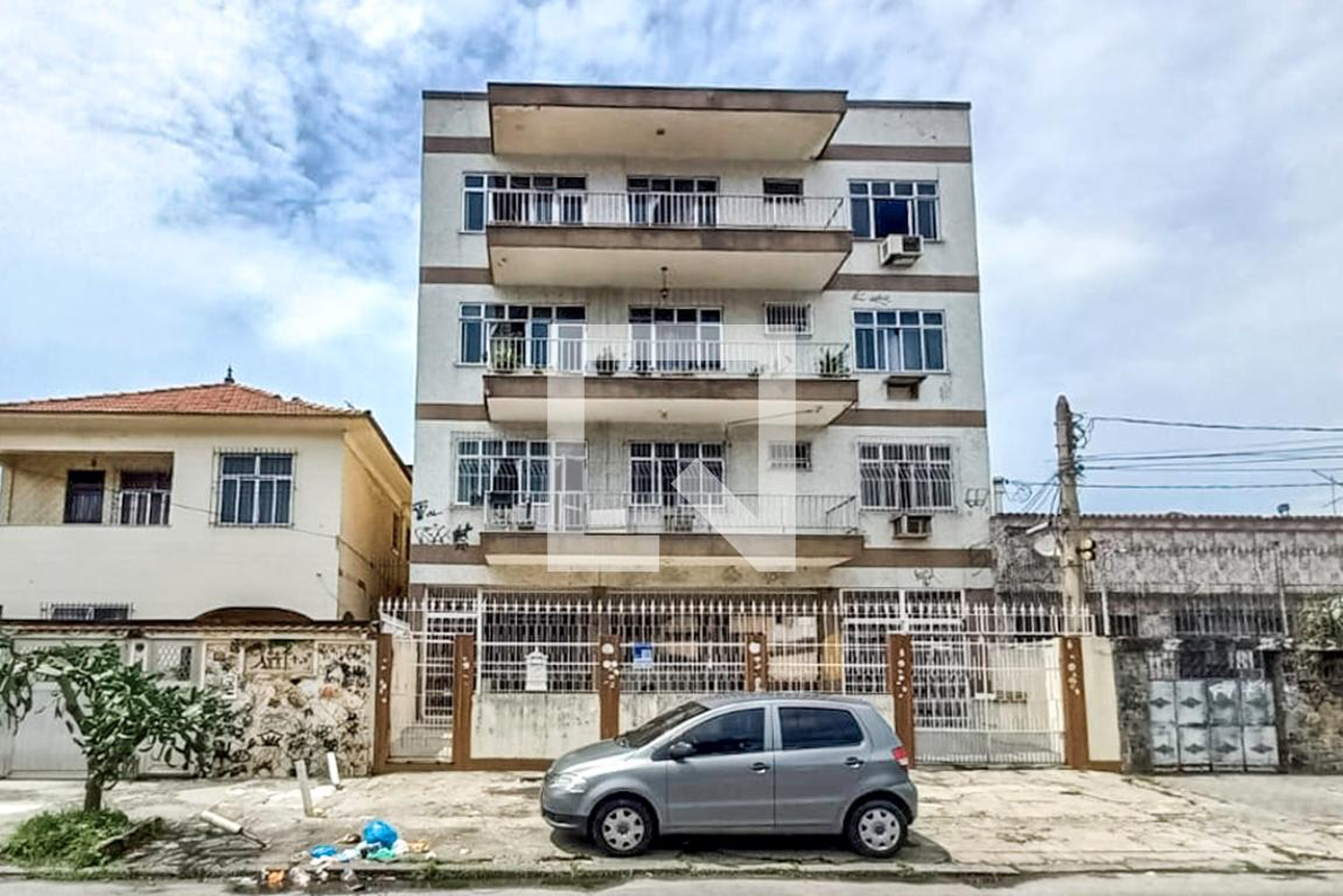 Fachada do Prédio Condomínio em Estrada José Rucas, 467