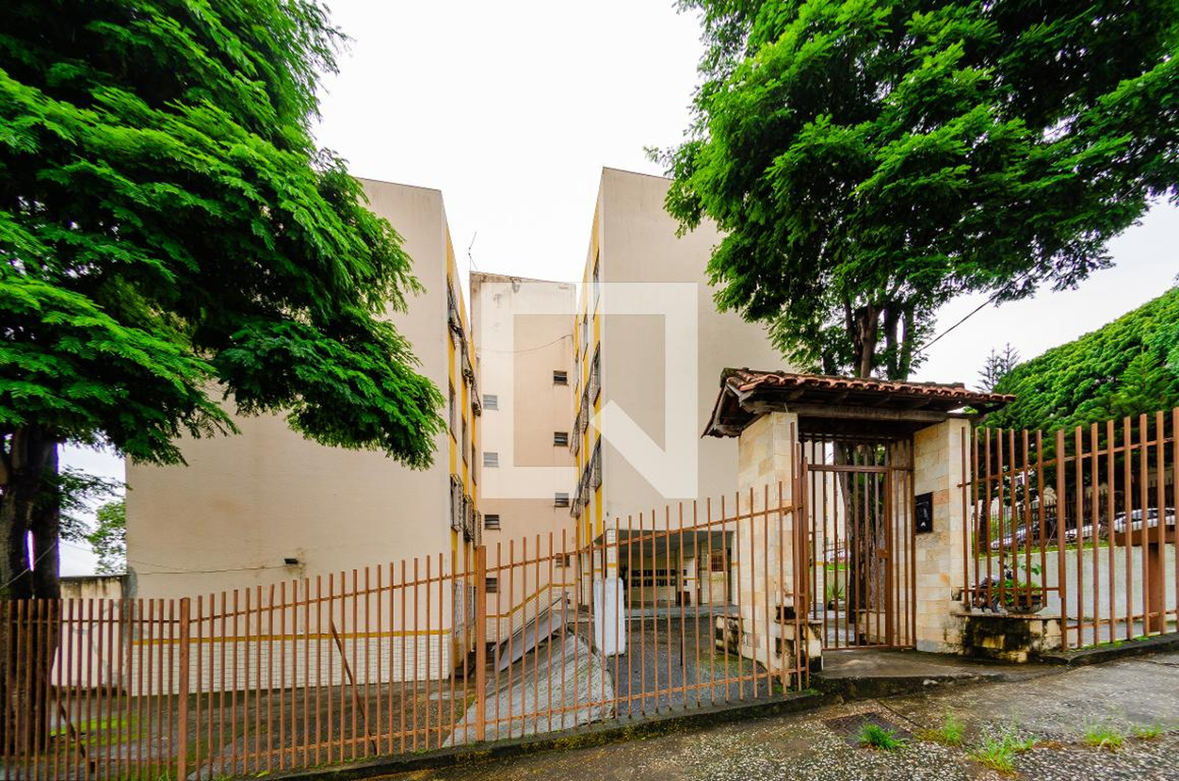 Fachada Condomínio em Rua Madre Gertrúdes Comensoli, 46