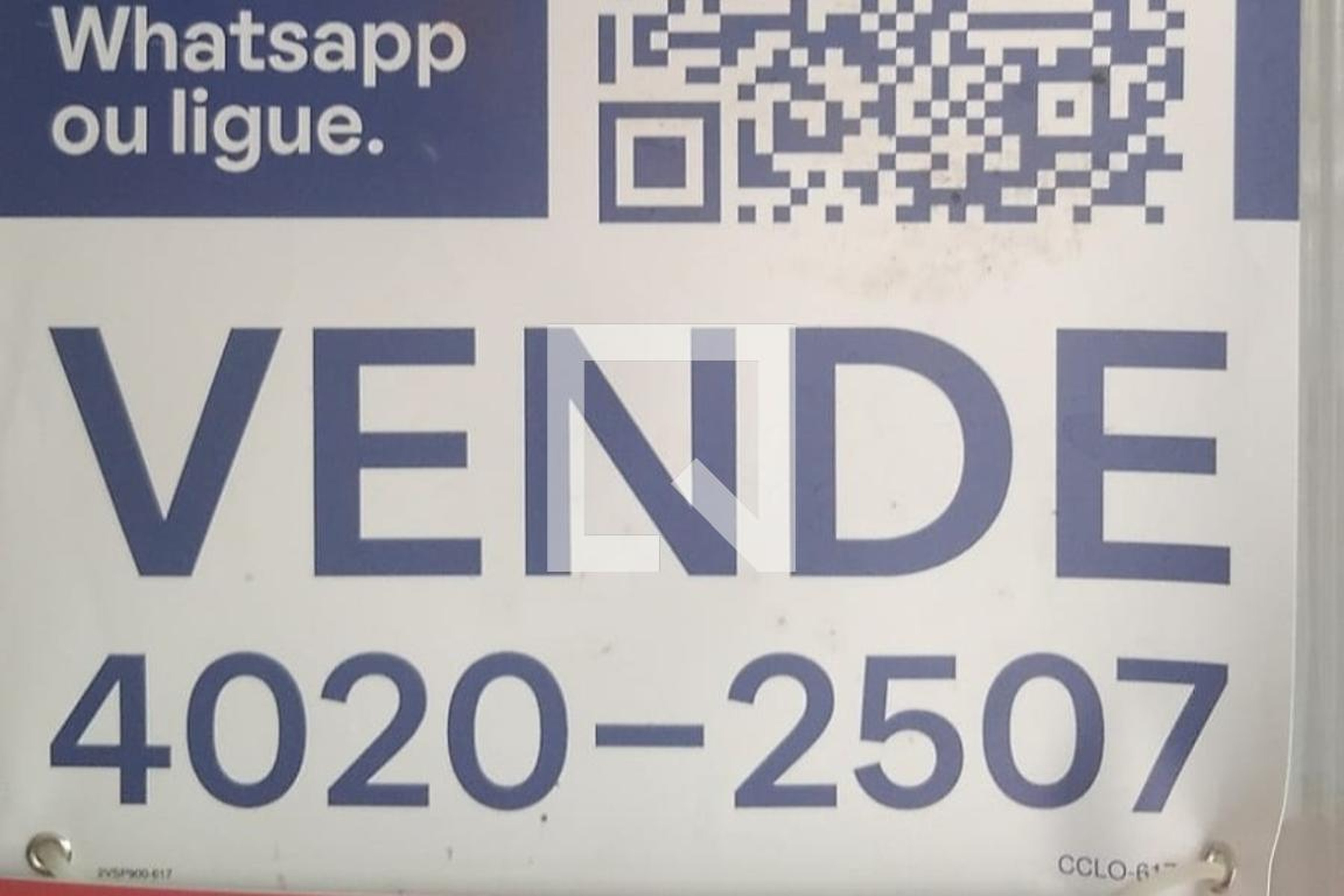 Fachada Condomínio em Rua Outeiro da Cruz, 333