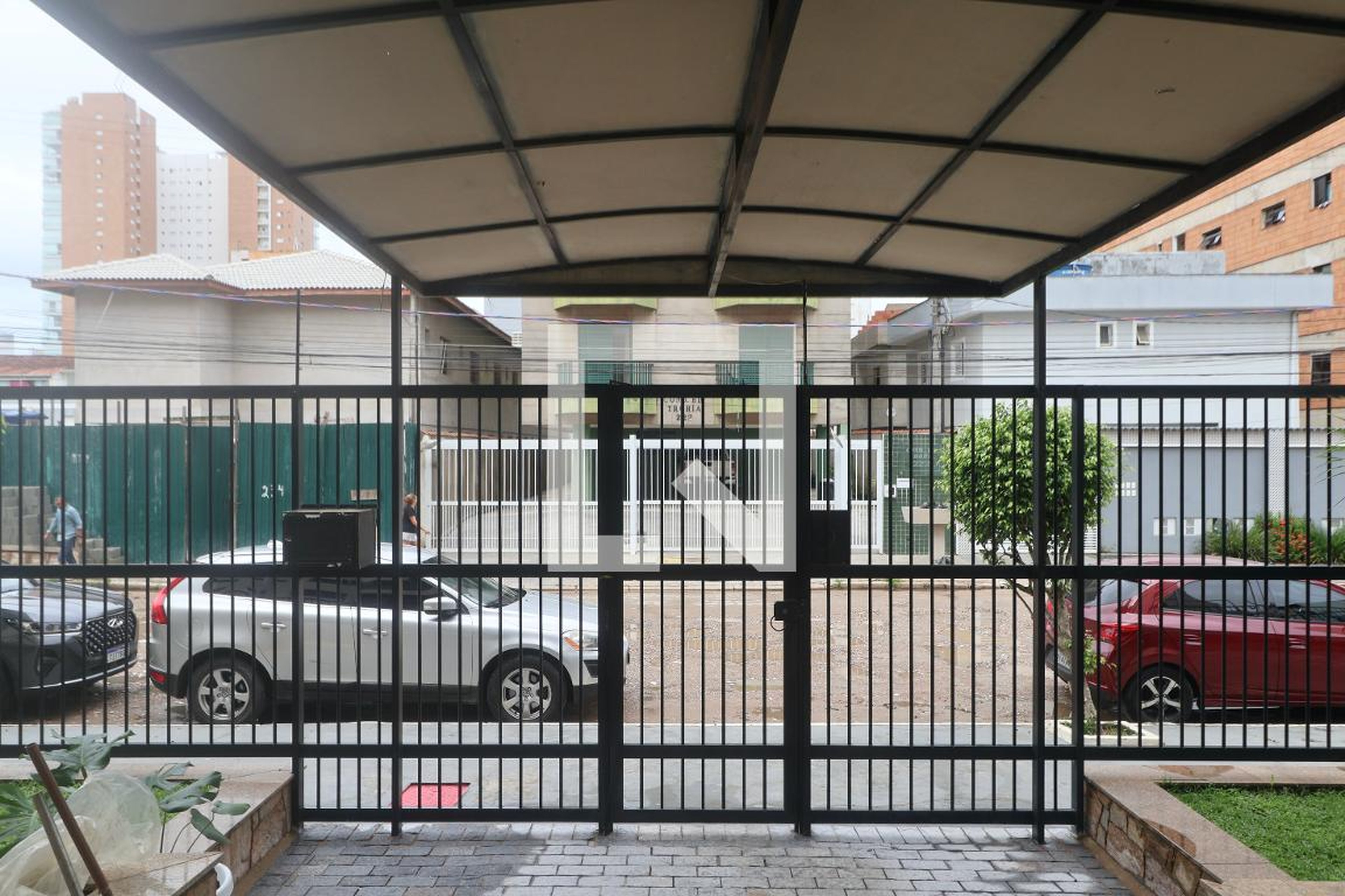 Fachada Condomínio em Rua Flávio Humberto Ribizi, 225