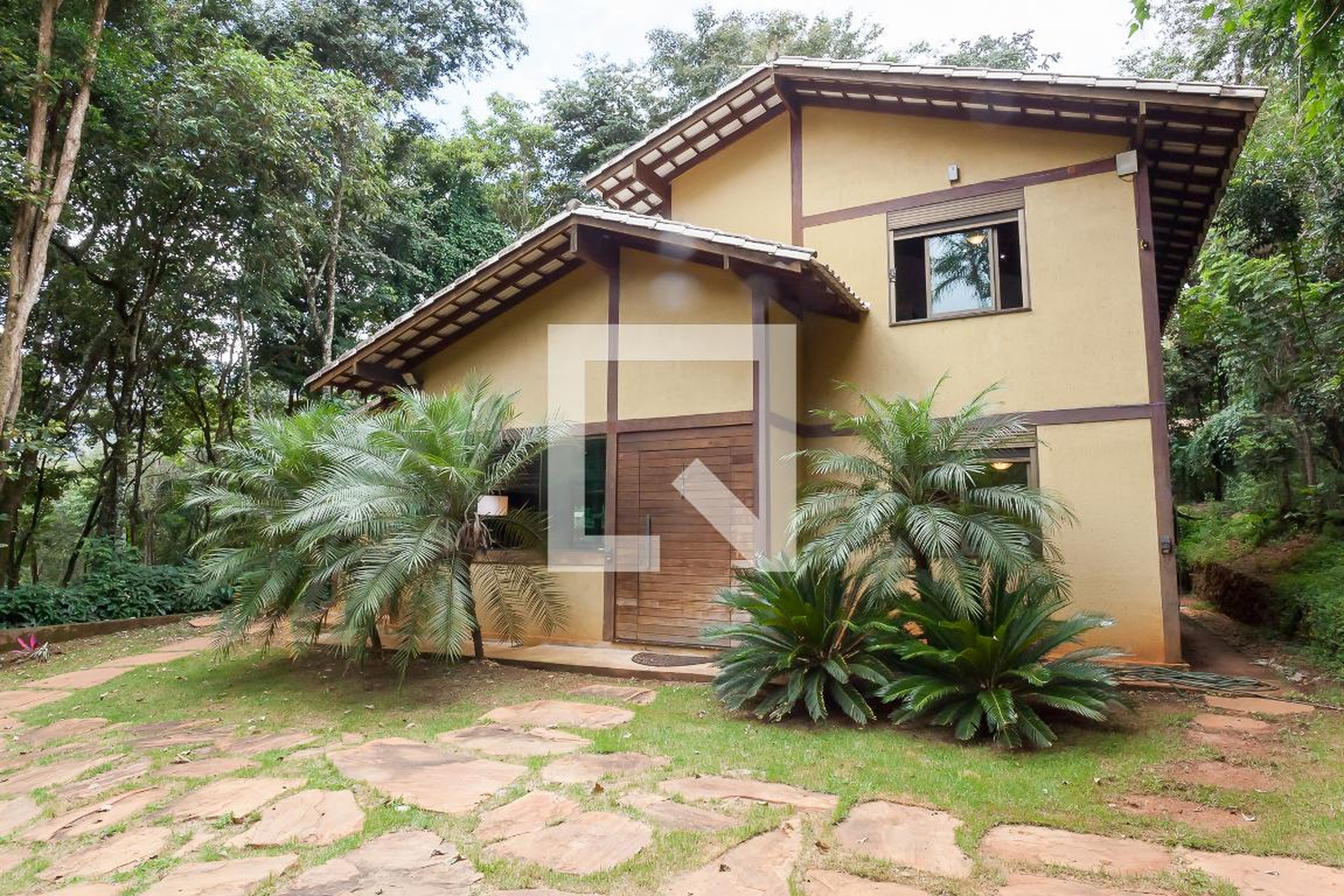 Fachada Condomínio em Rua Vereda da Brisa, 542