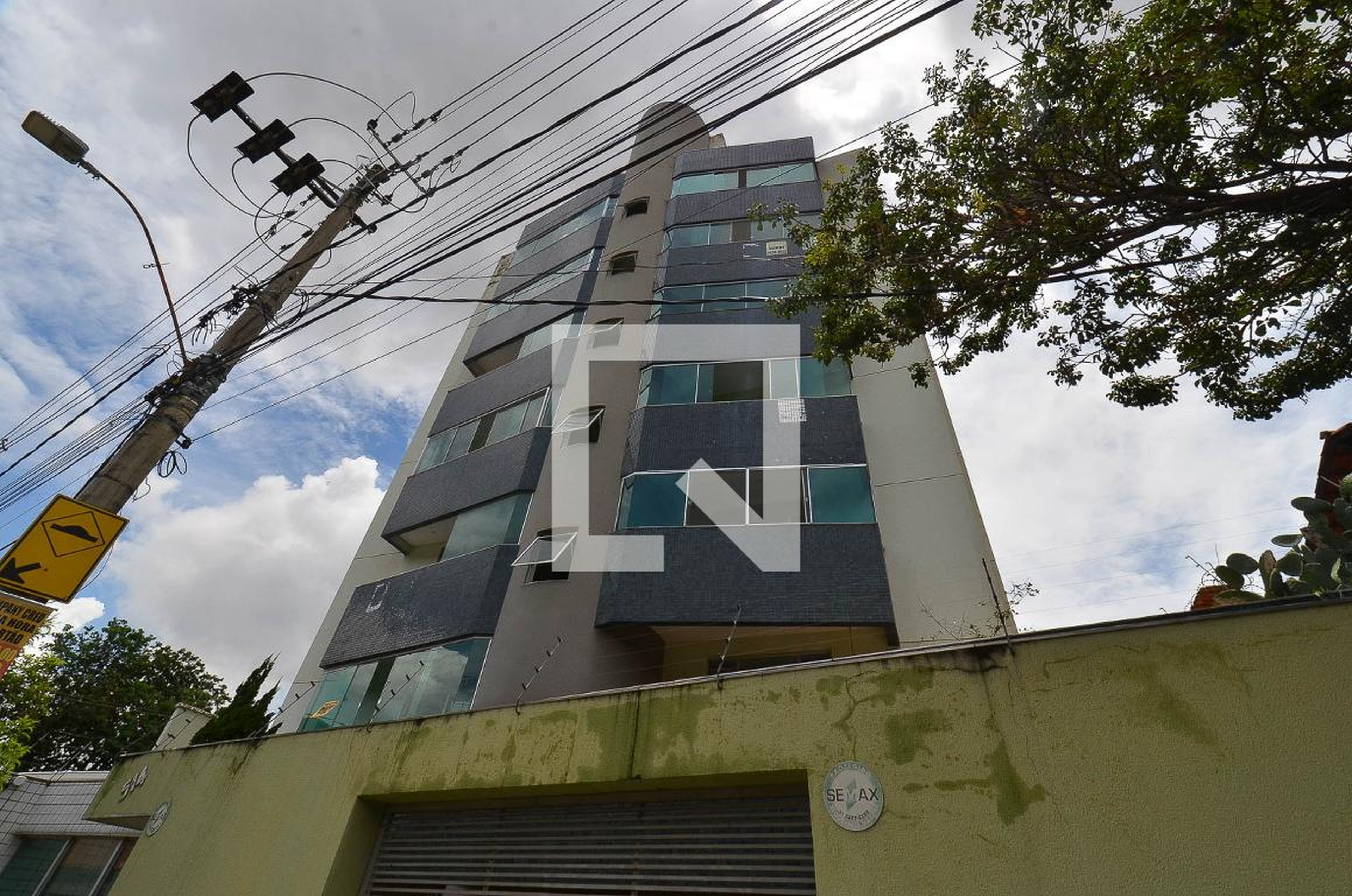 Fachada Condomínio em Rua Lauro Gomes Vidal, 514