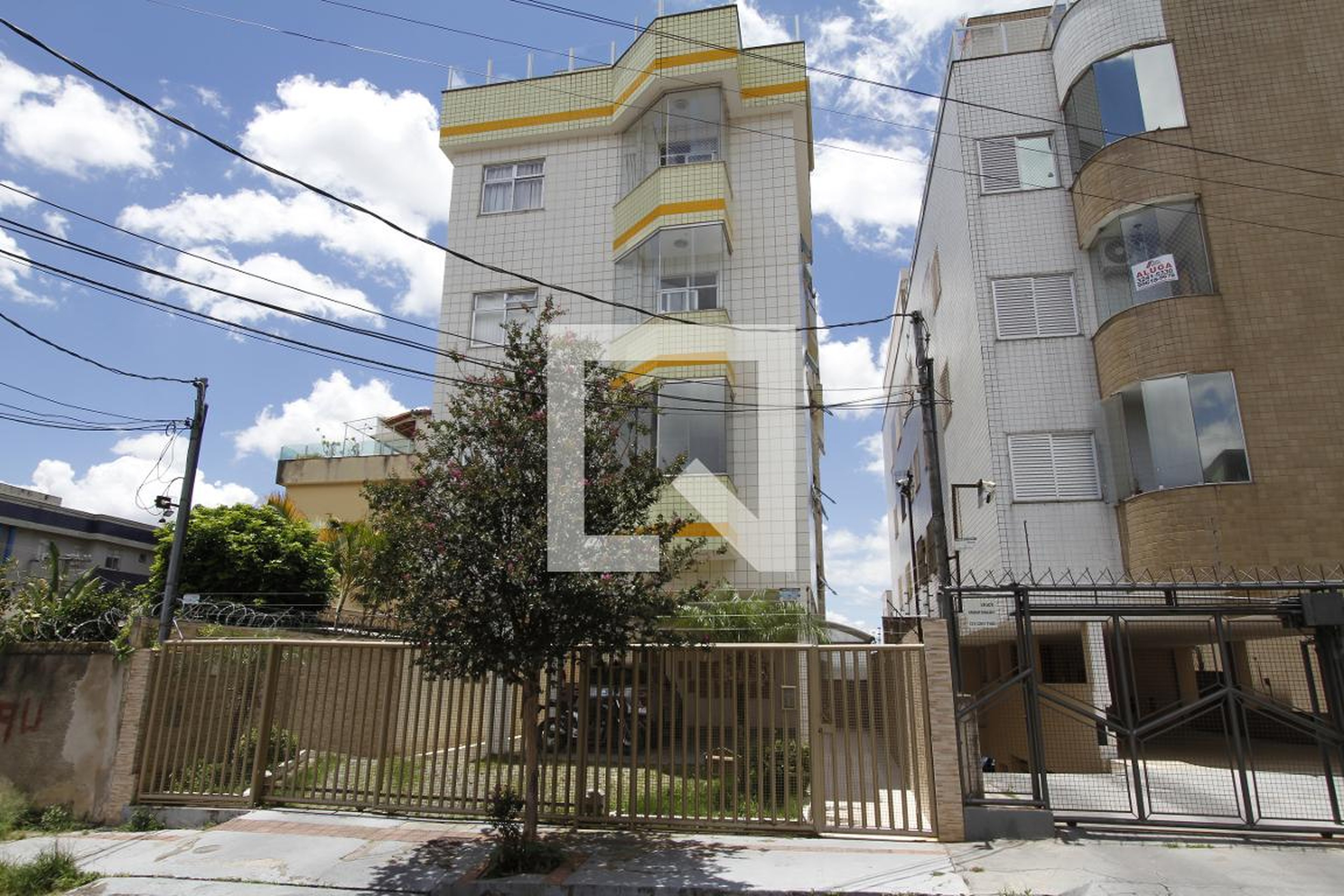 Fachada do Prédio Condomínio em Rua Curitibanos, 31