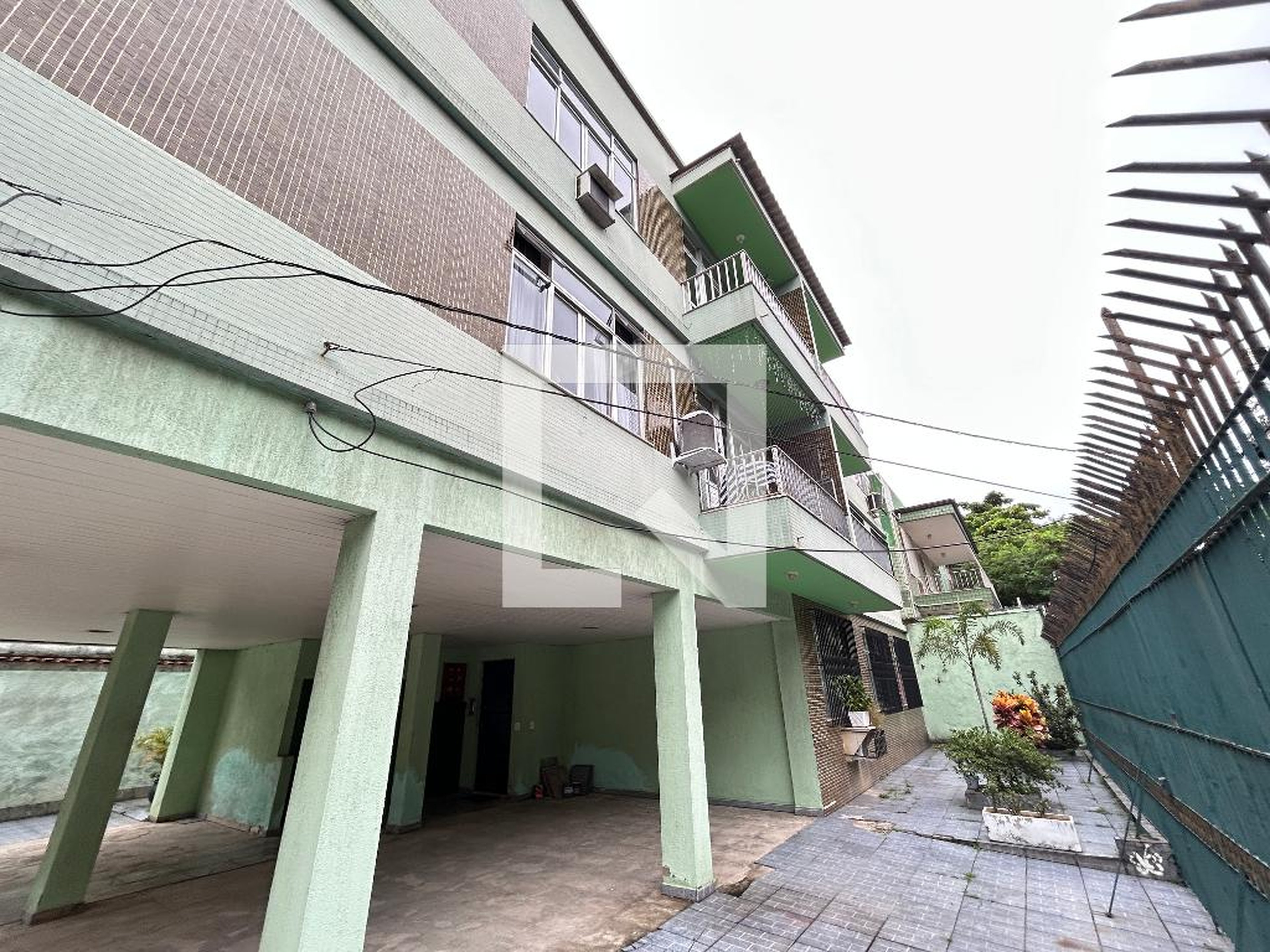 Fachada Condomínio em Rua Vitório Libonati, 10