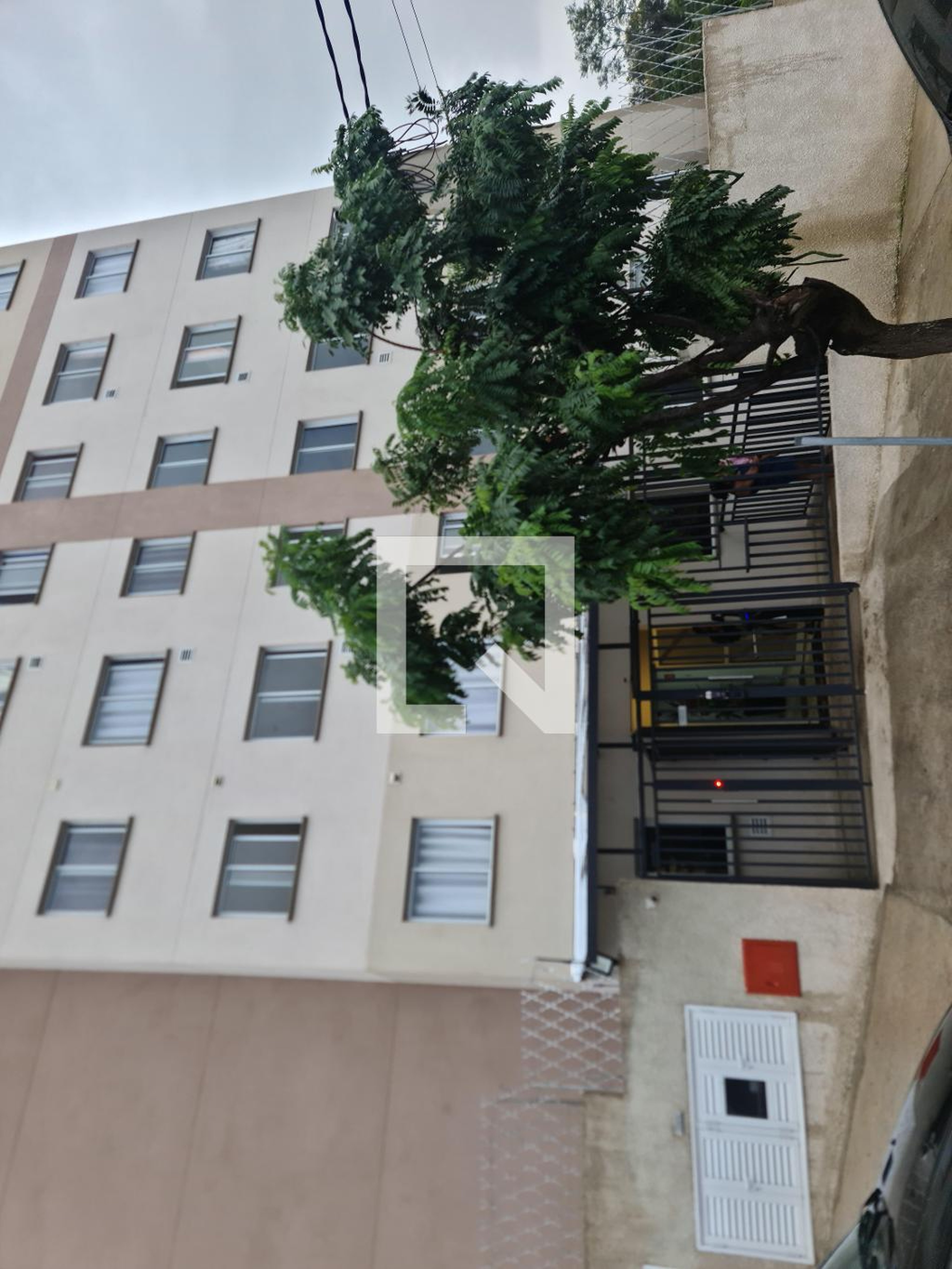 Fachada Condomínio em Rua Vitor Gianotti, 25