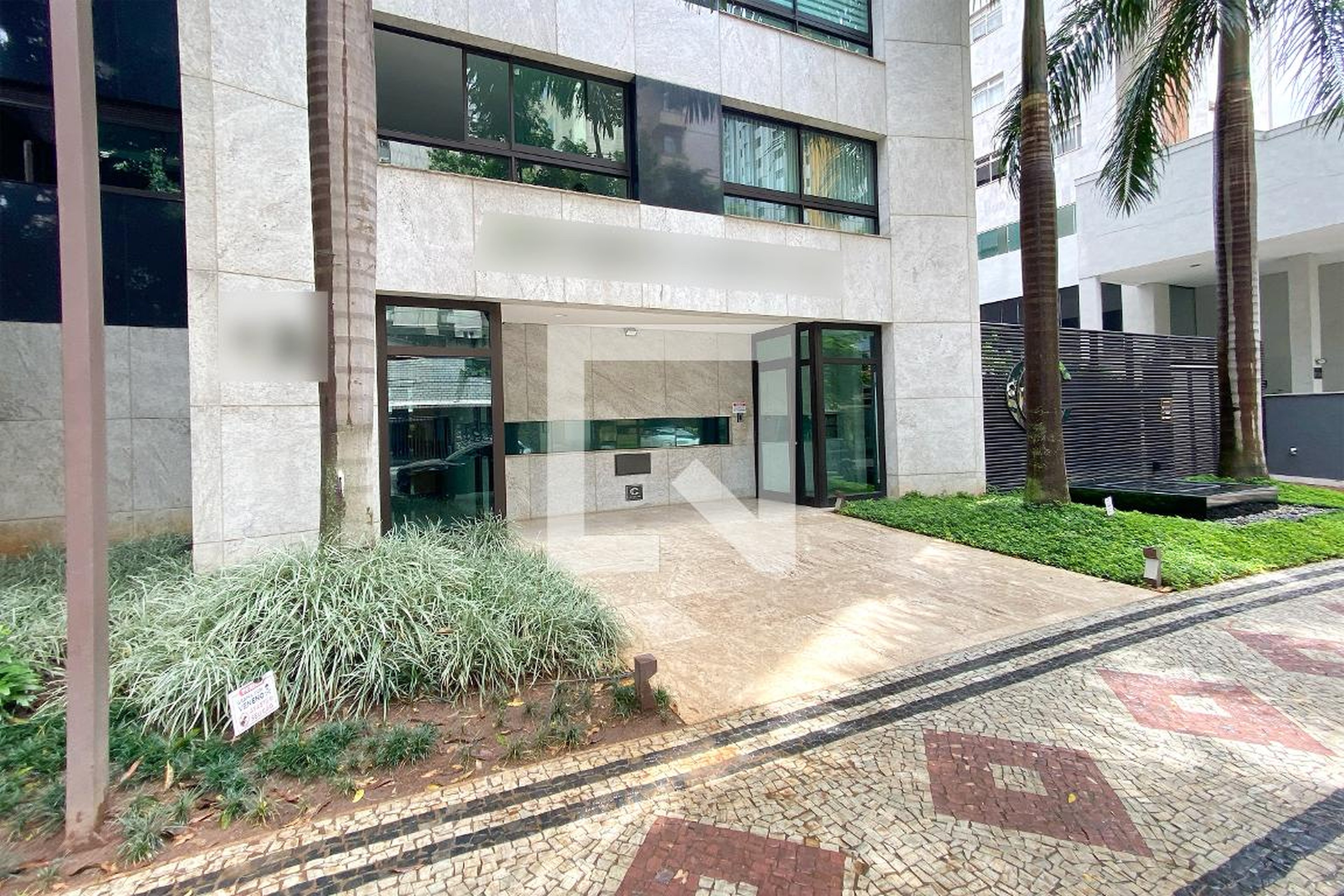 Fachada Edifício Georges Pompidou  Conartes