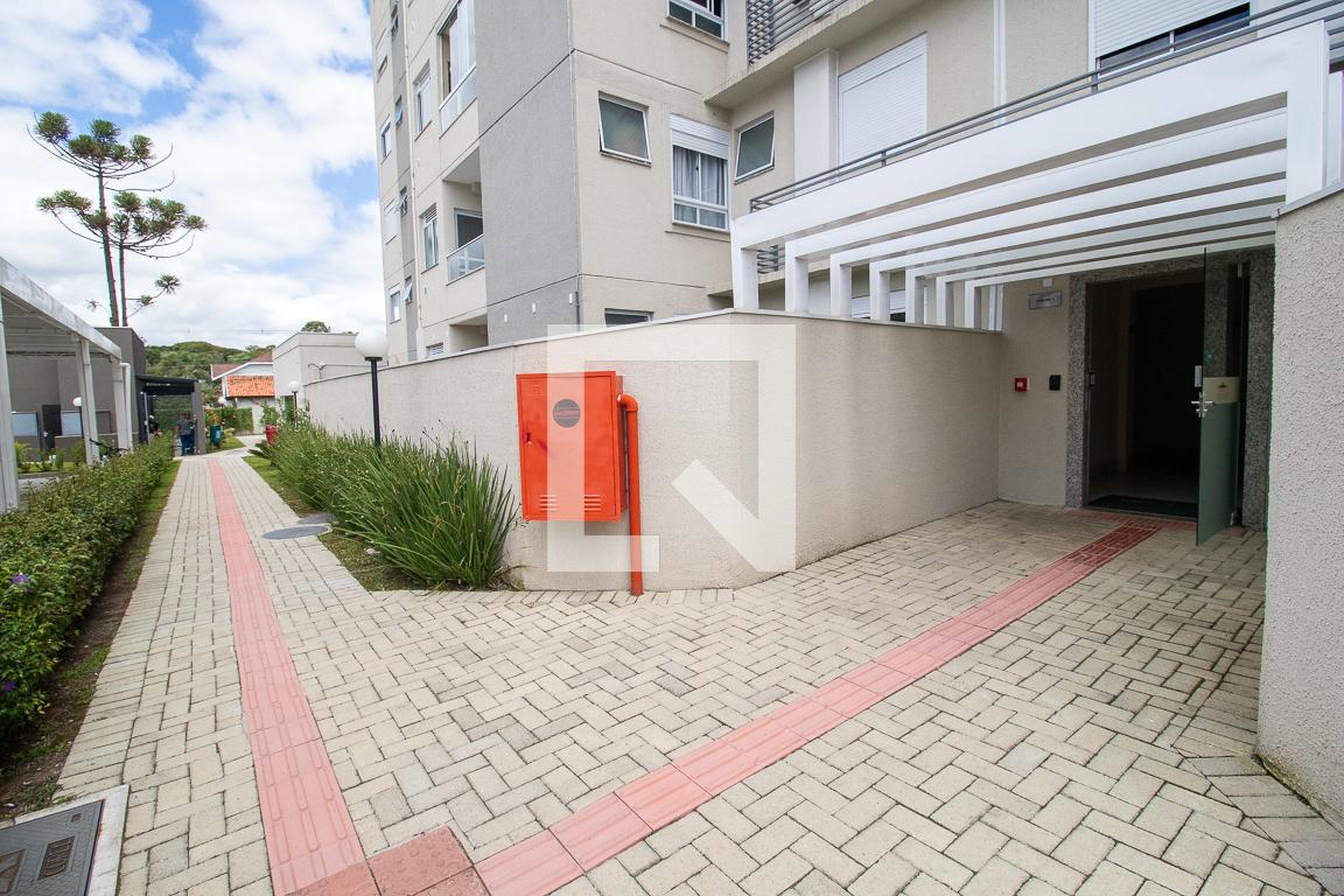 Entrada Condomínio em Avenida José Gulin, 360